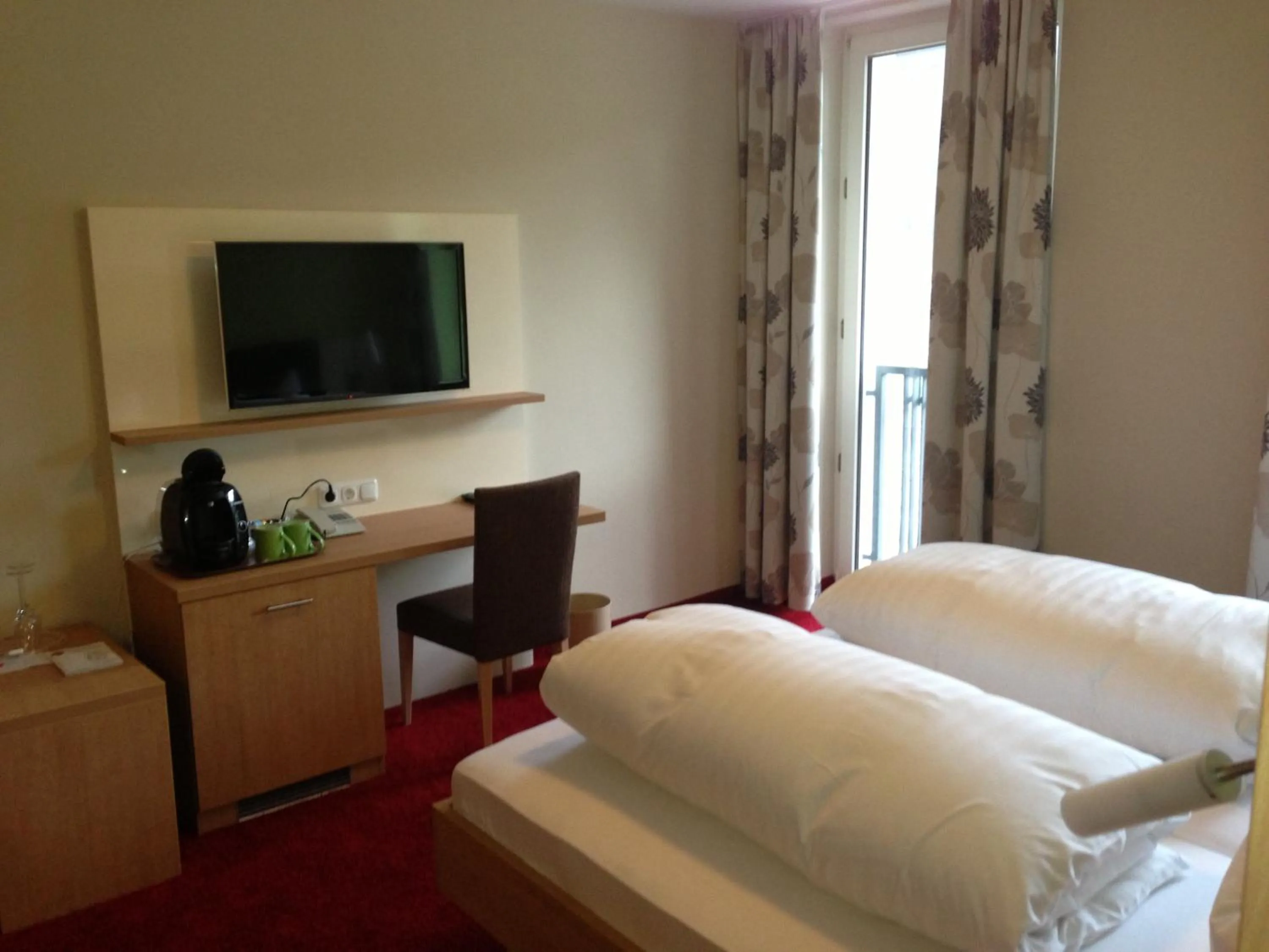 Photo of the whole room, Bed in Rheinhotel Lamm