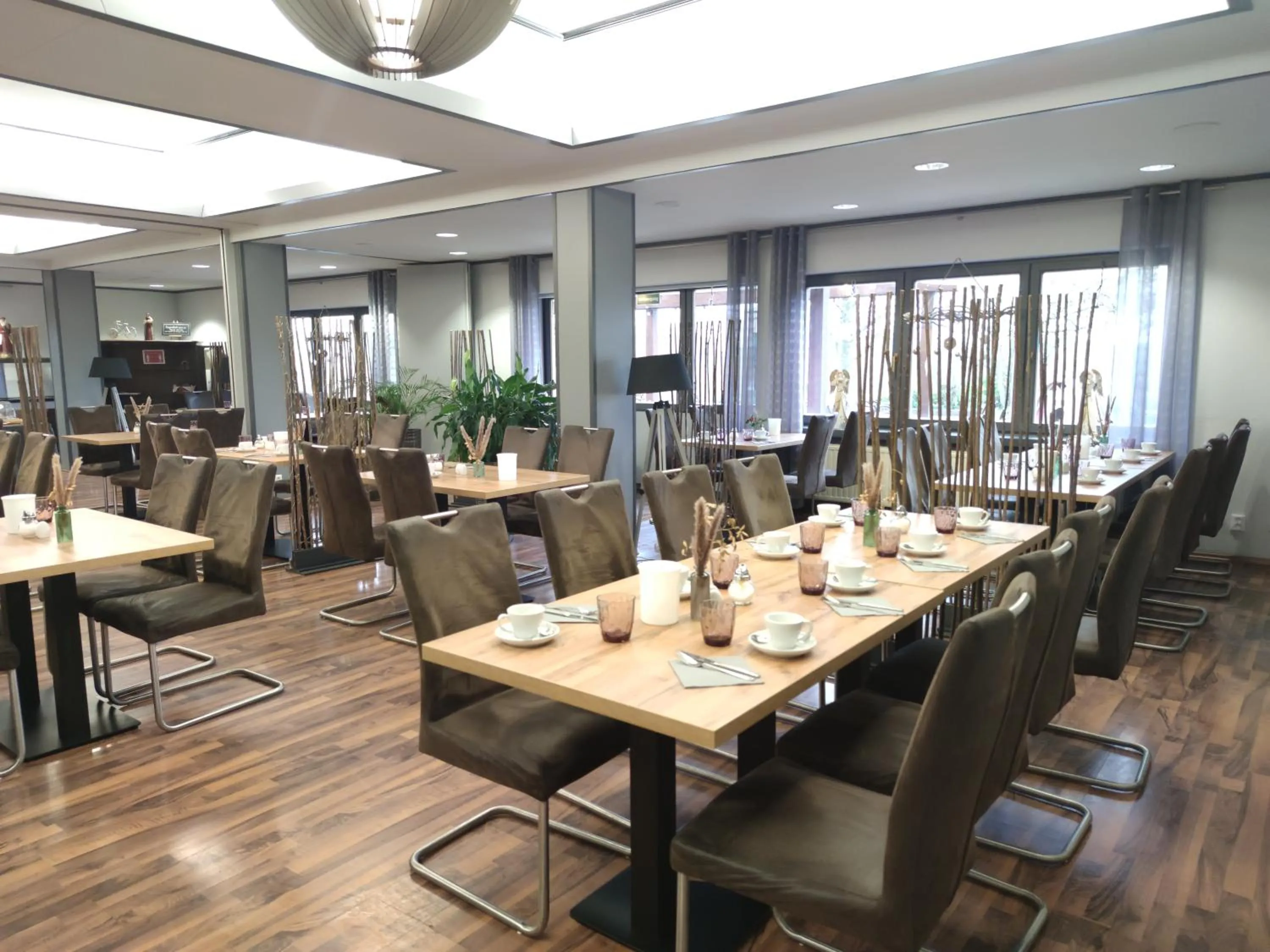 Restaurant/places to eat in Seehotel Losheim