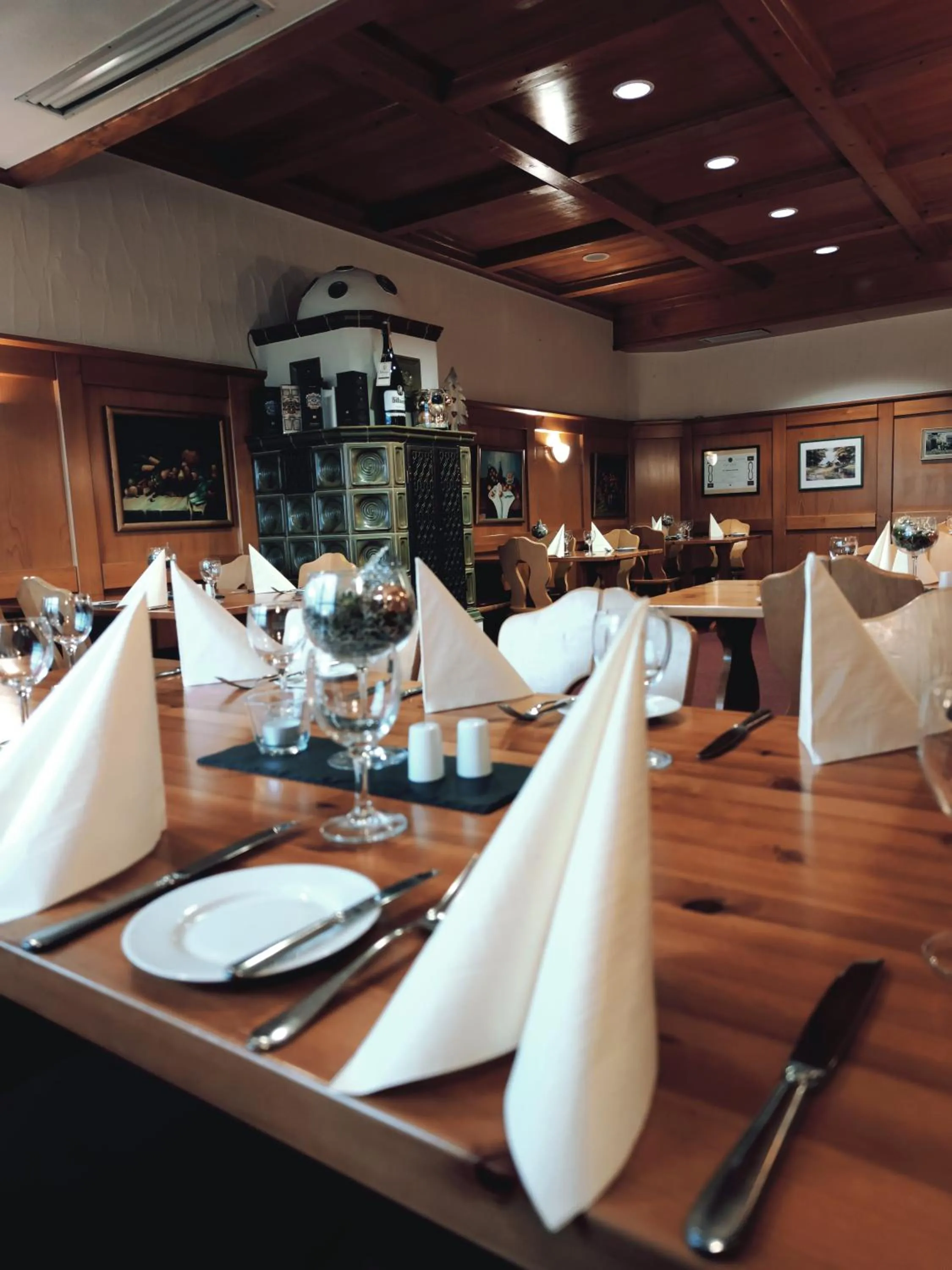 Restaurant/places to eat in Seehotel Losheim