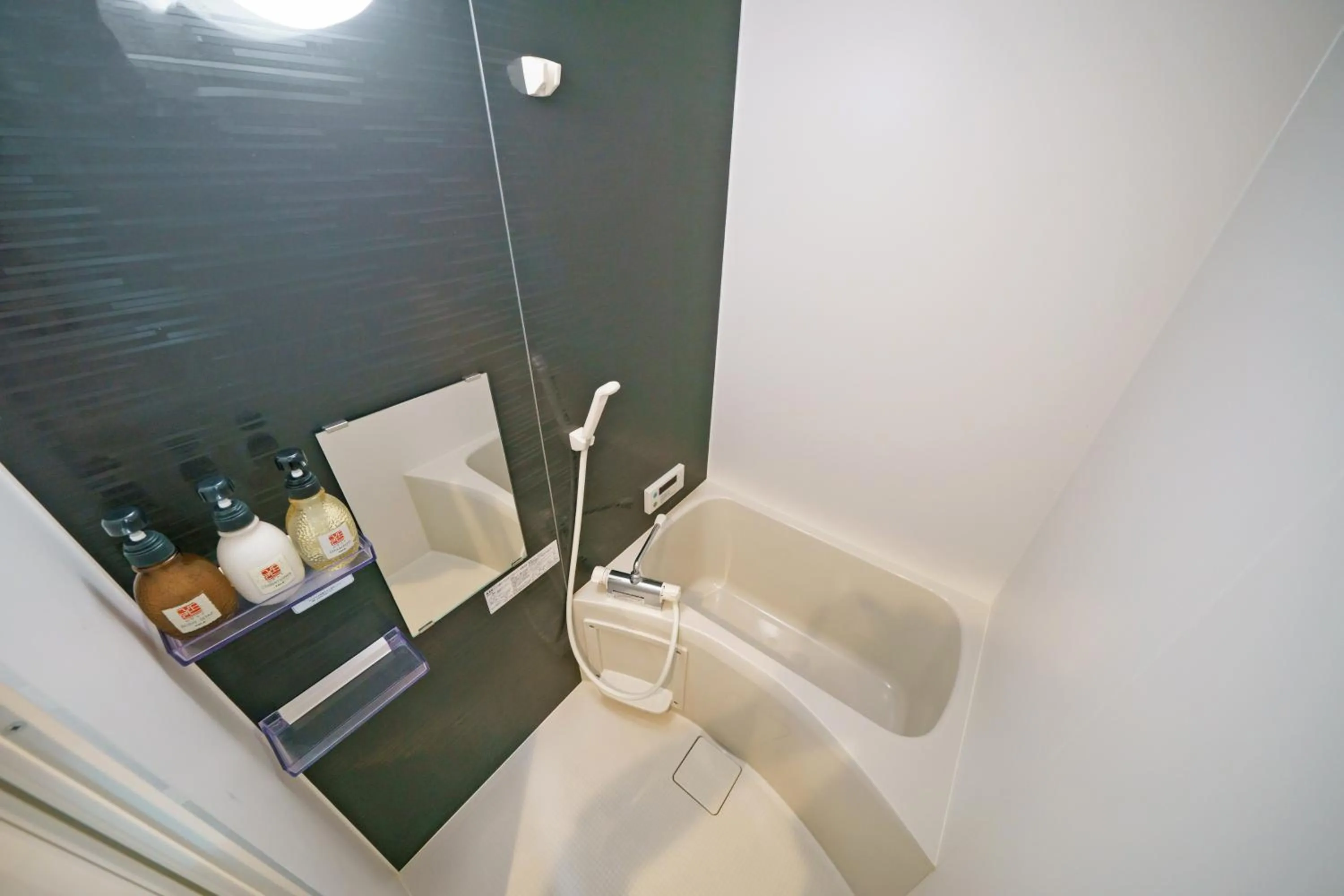 Shower in Gracia Hotel