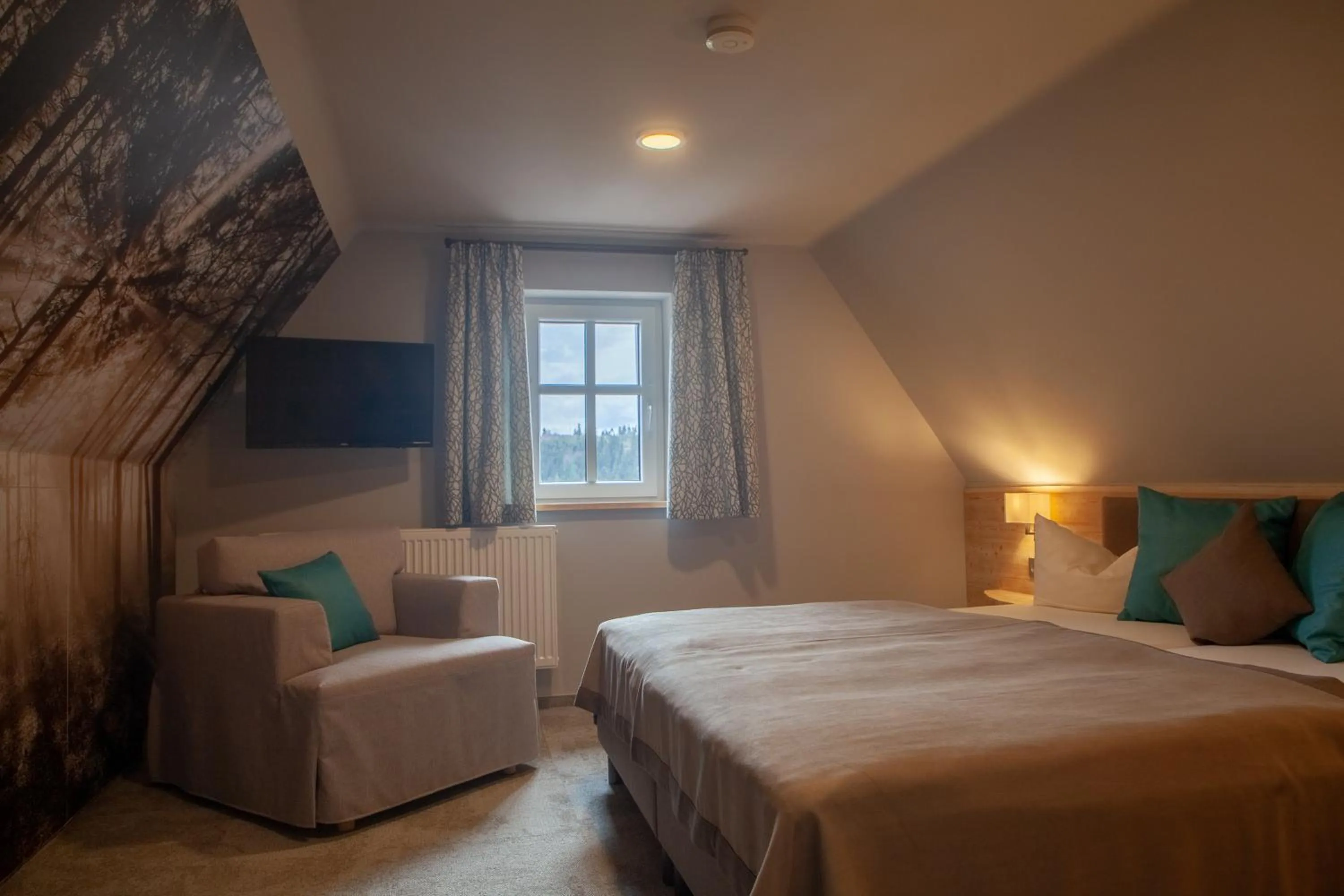 Photo of the whole room, Bed in Naturhotel Gasthof Bärenfels