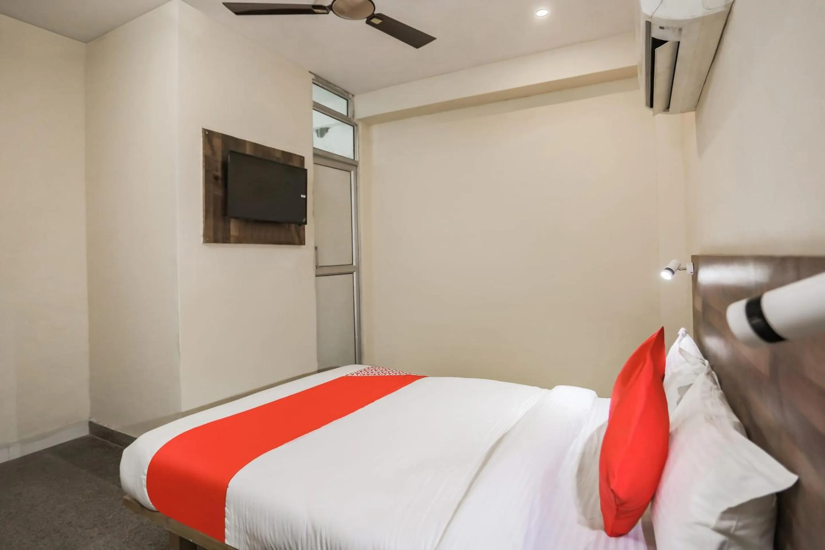 Bedroom, Bed in Hotel O Orchid Inn