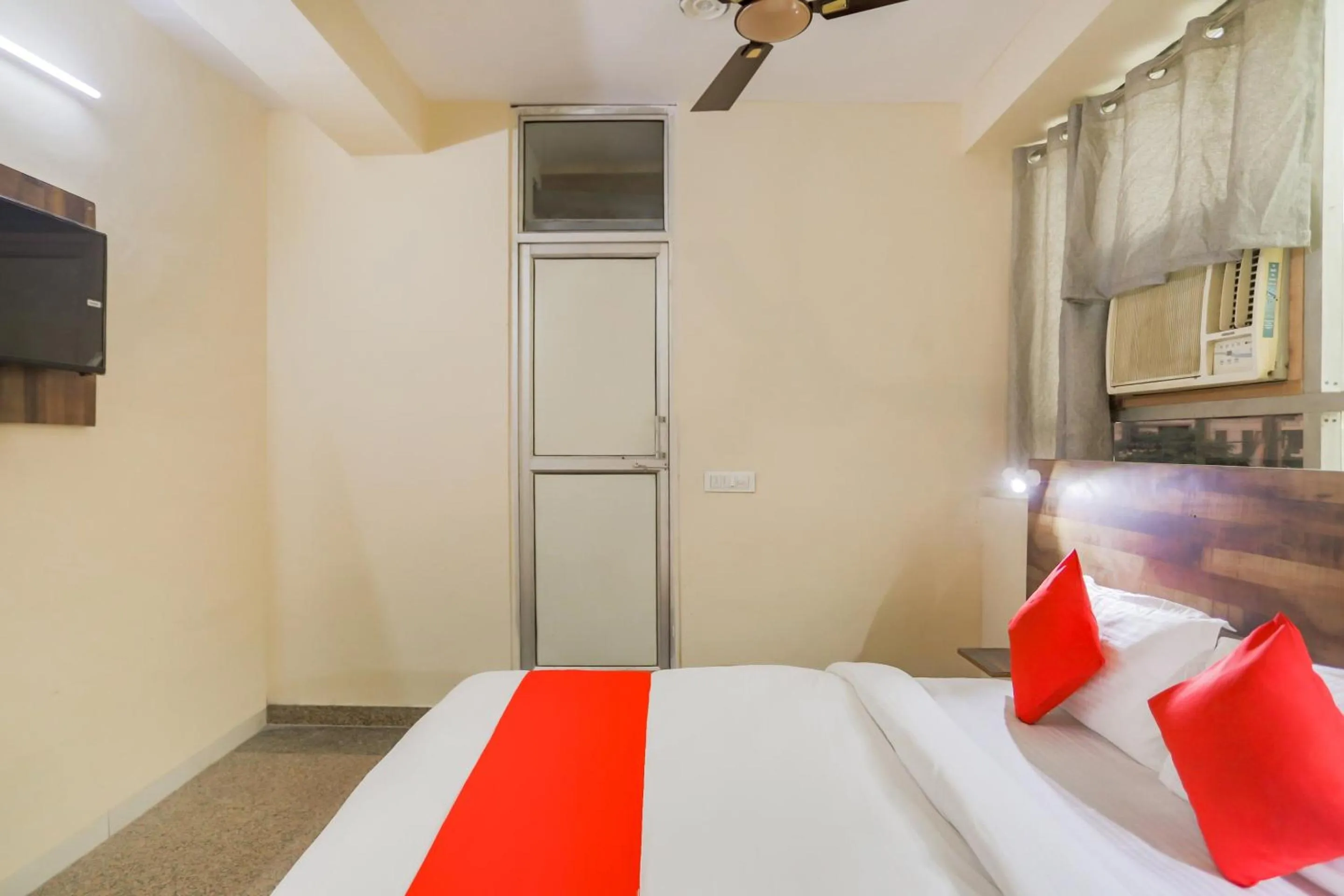 Bedroom, Bed in Hotel O Orchid Inn