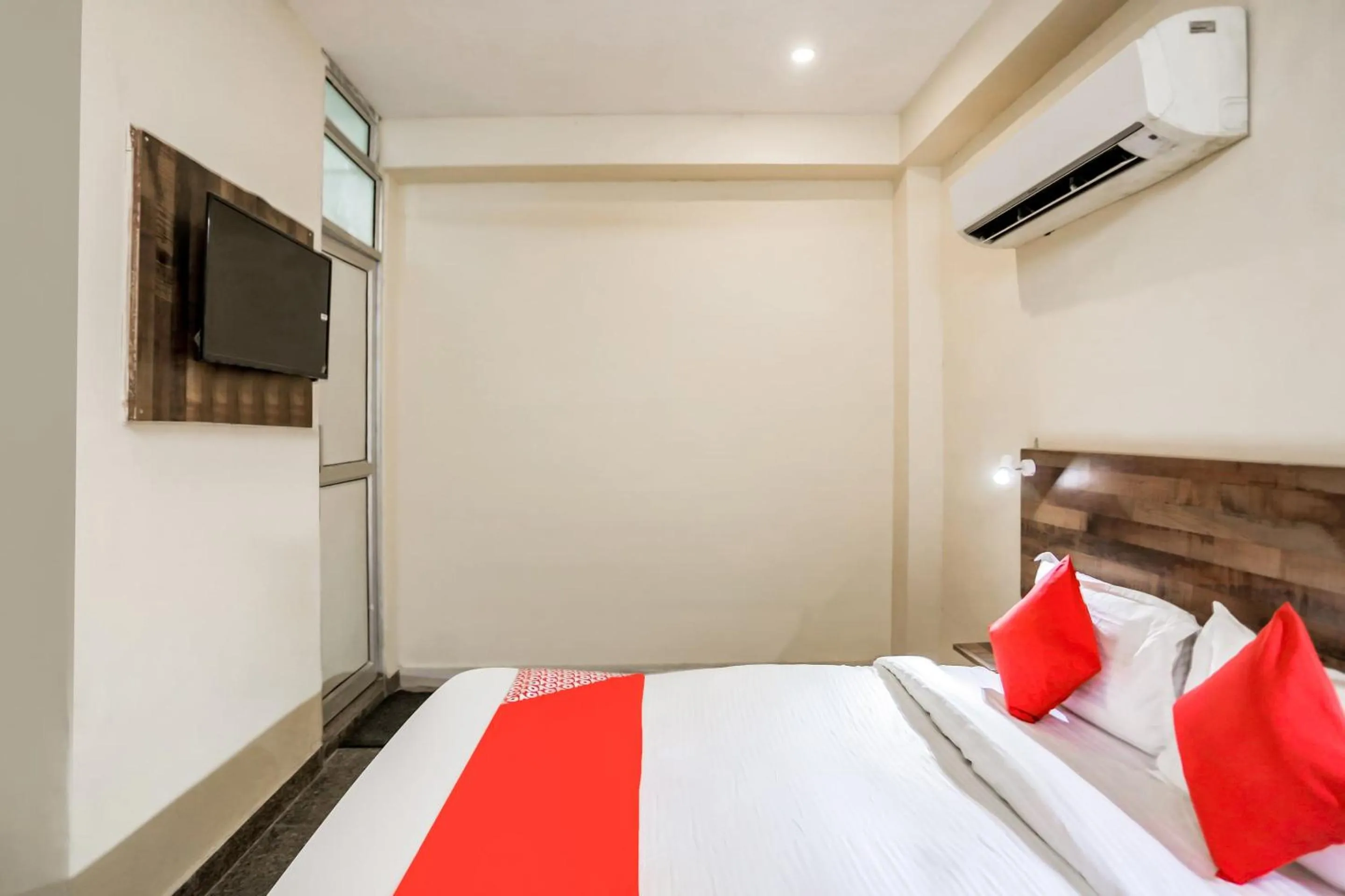 Bedroom, Bed in Hotel O Orchid Inn