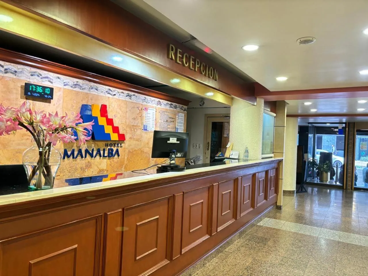 Lobby or reception in Hotel Manalba