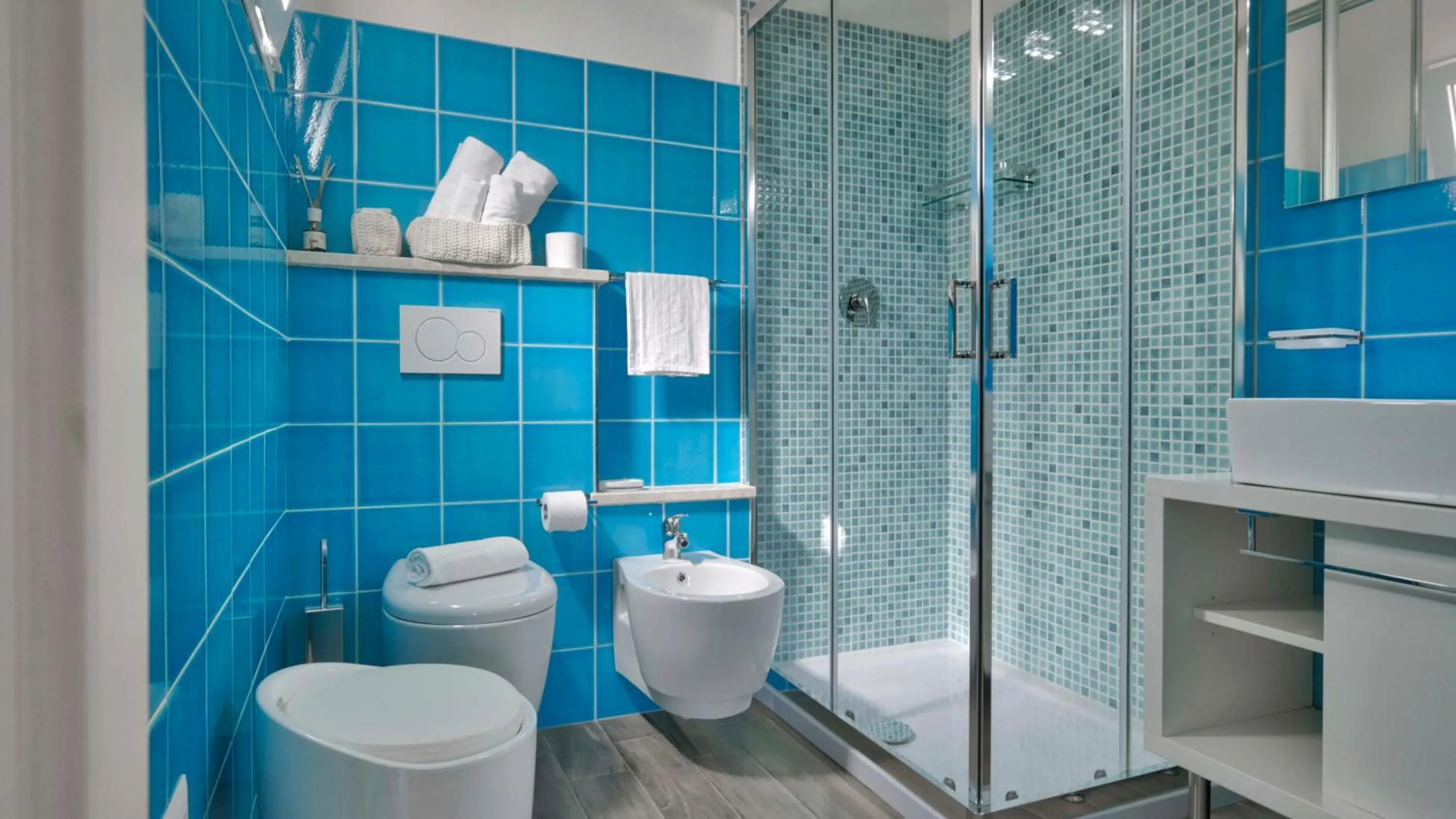 Bathroom in Smart Suite & Apartments