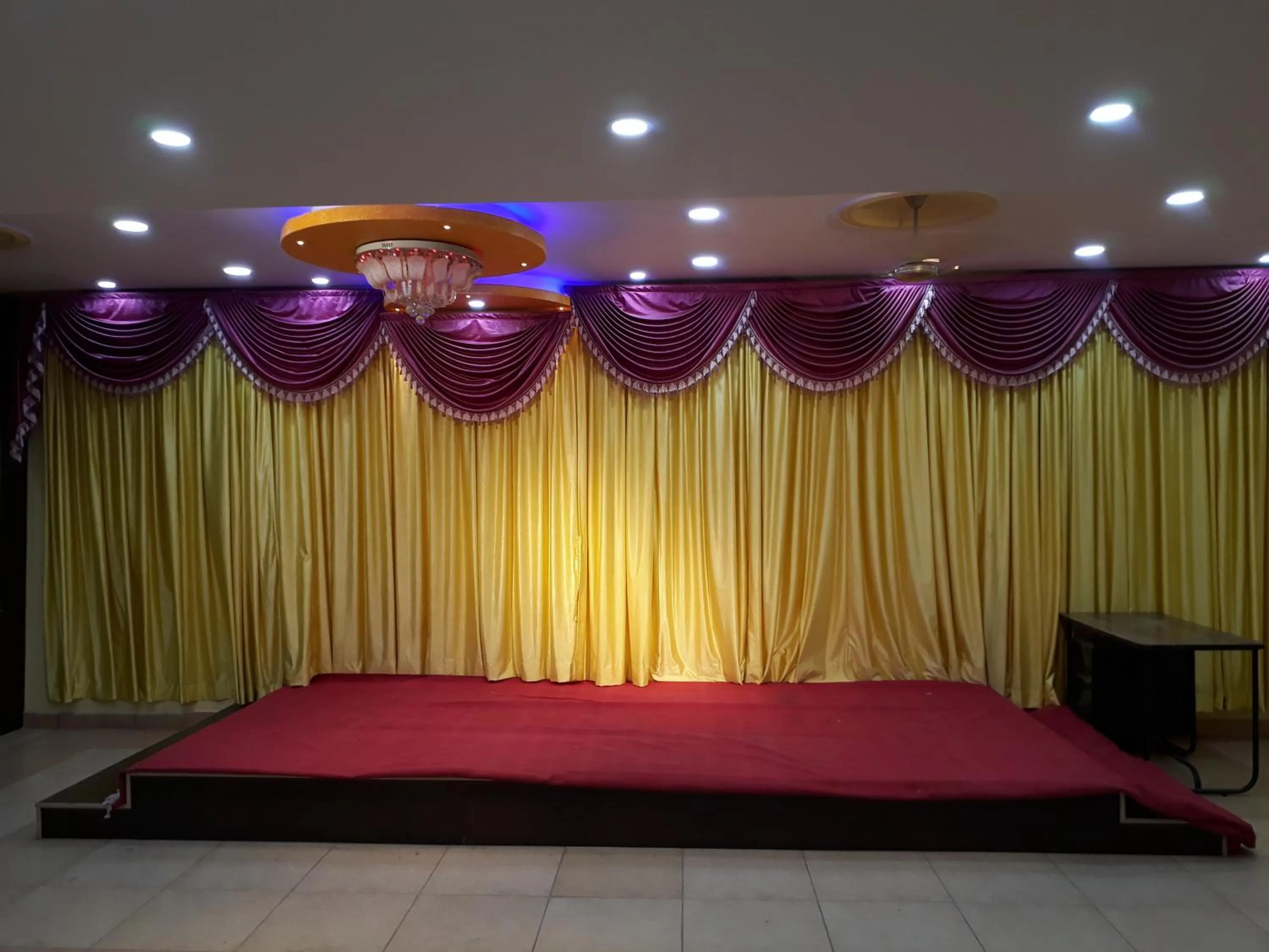 Banquet/Function facilities in HOTEL SRI VAARI RESIDENCY
