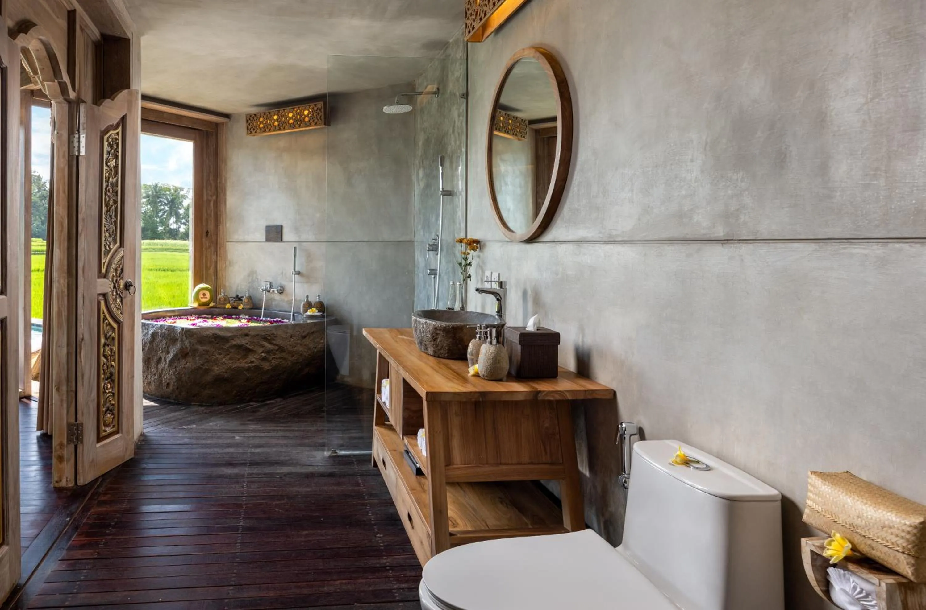 Toilet in thewakanda Resort A Pramana Experience