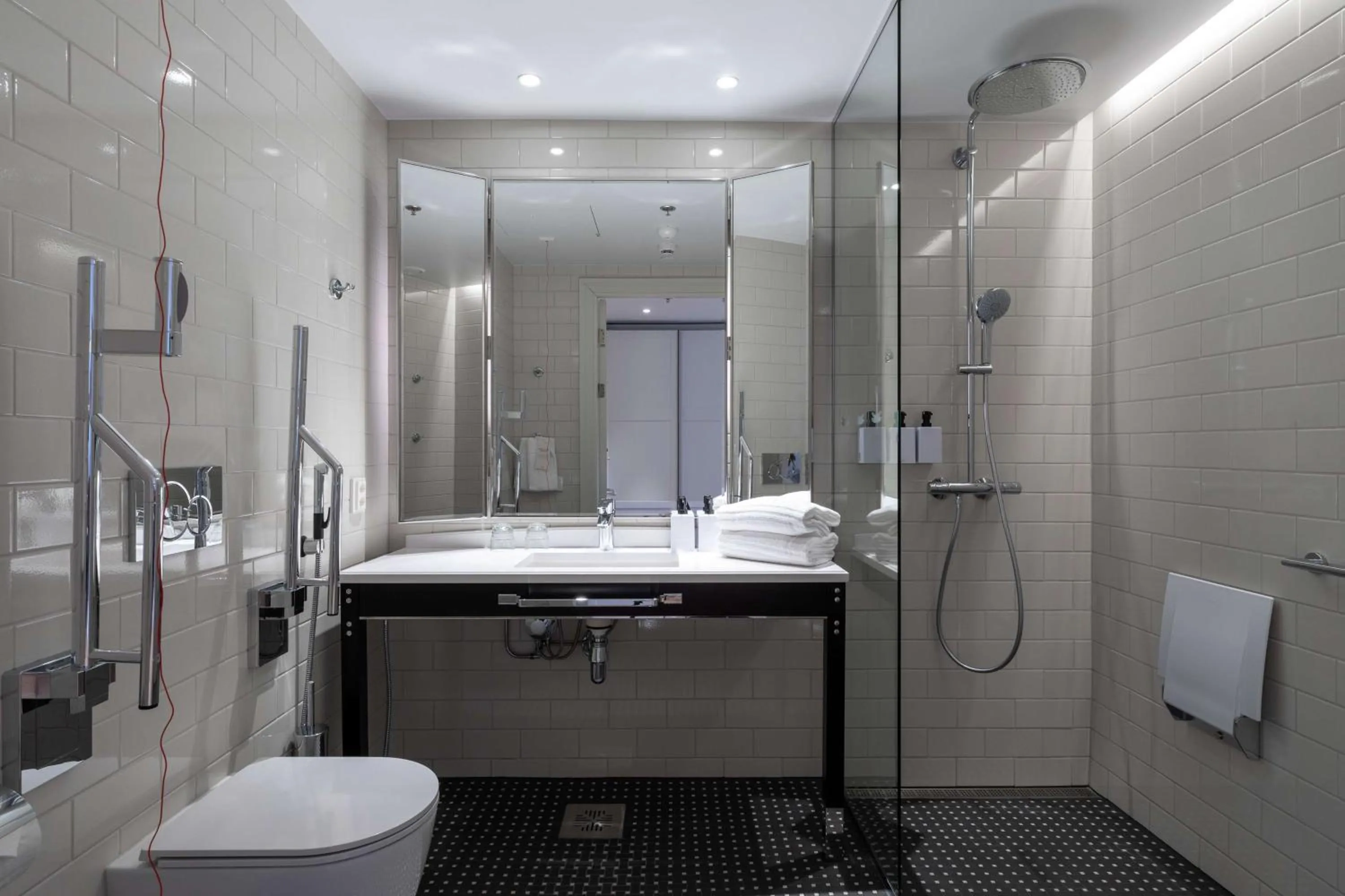 Toilet in Scandic Grand Central Helsinki