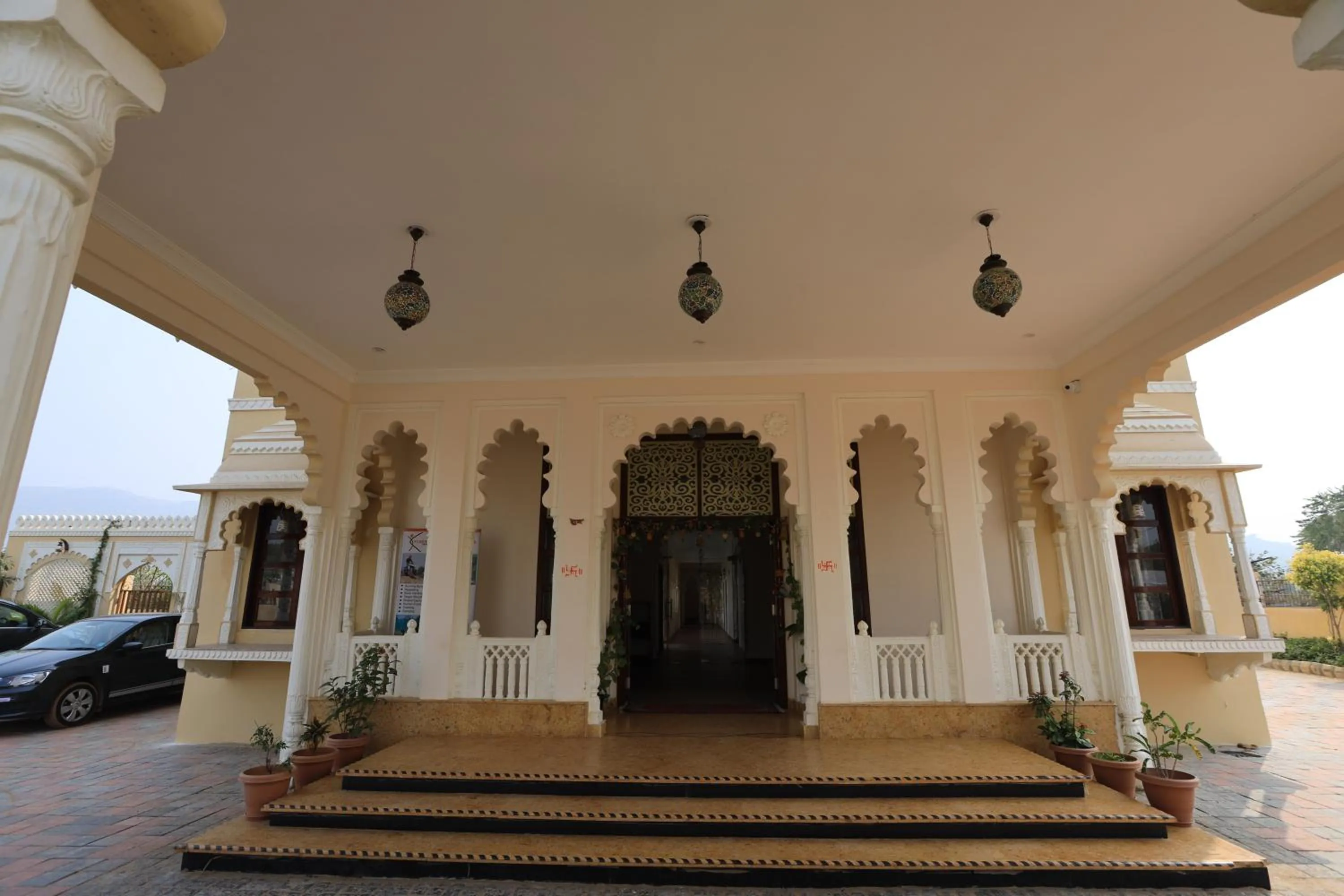 Facade/entrance in Rangmahal Pushkar by DIV HOSPITALITY