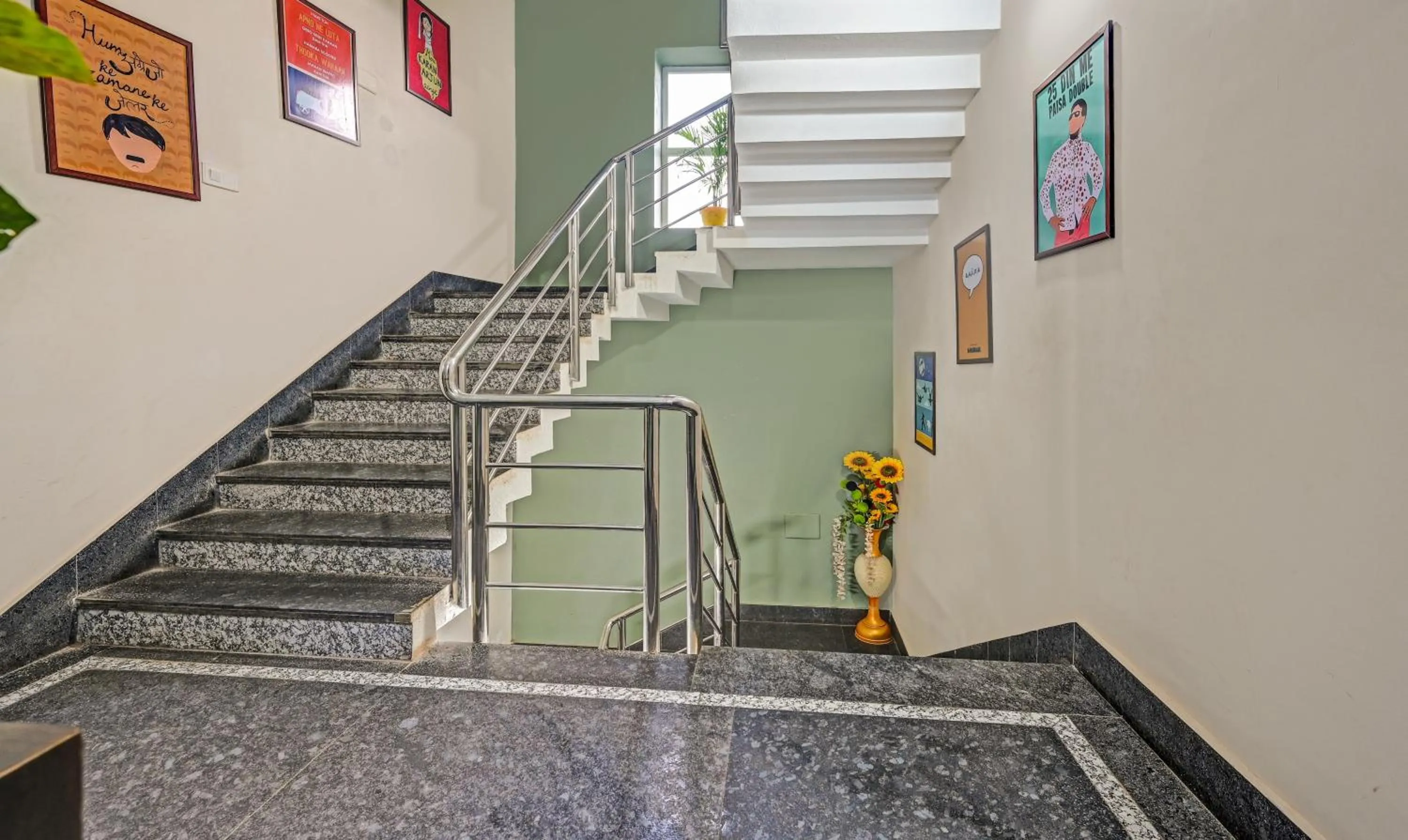 Lobby or reception in Treebo The Bollywood