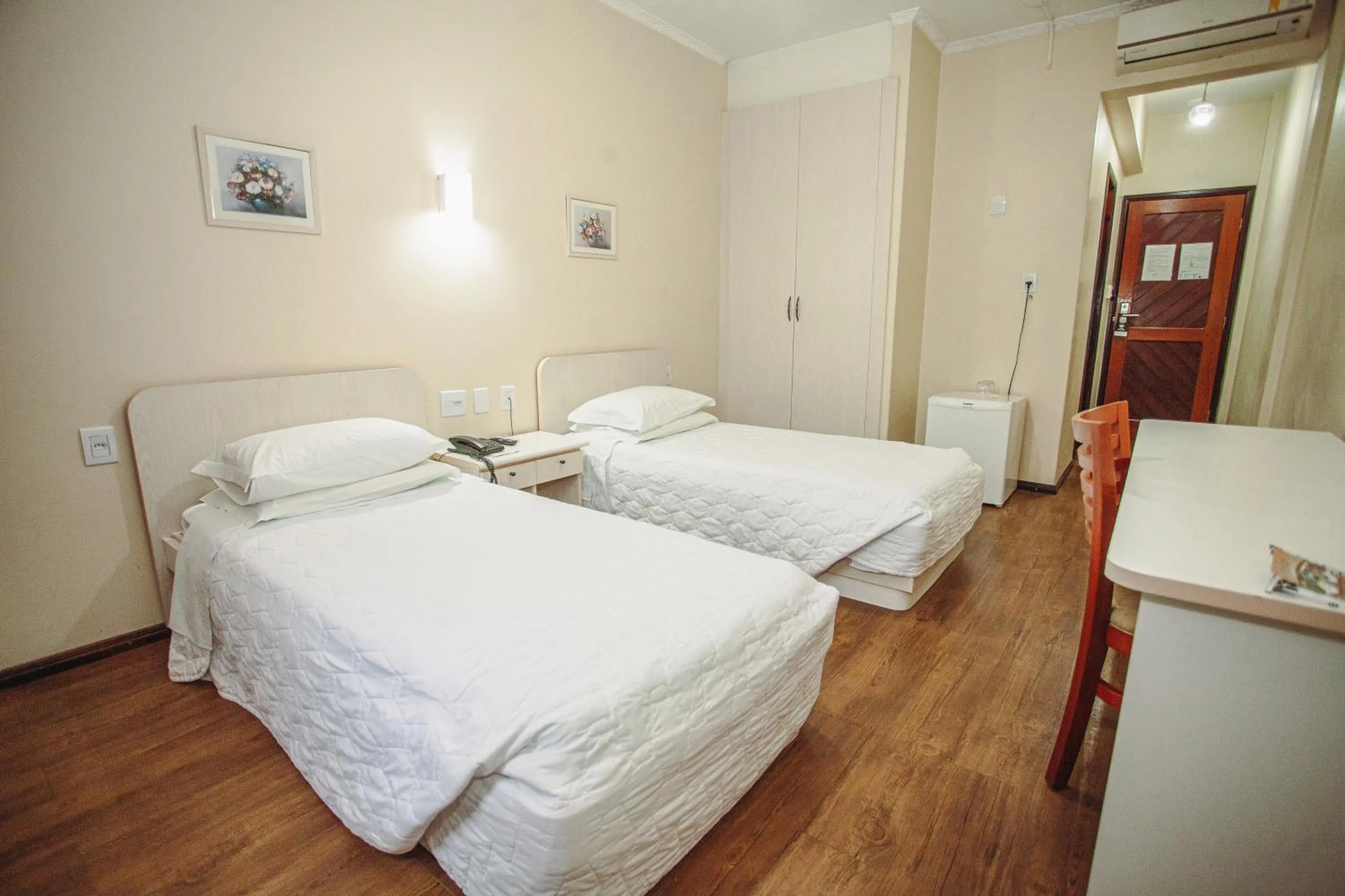 Bedroom, Bed in Hotel San Silvestre