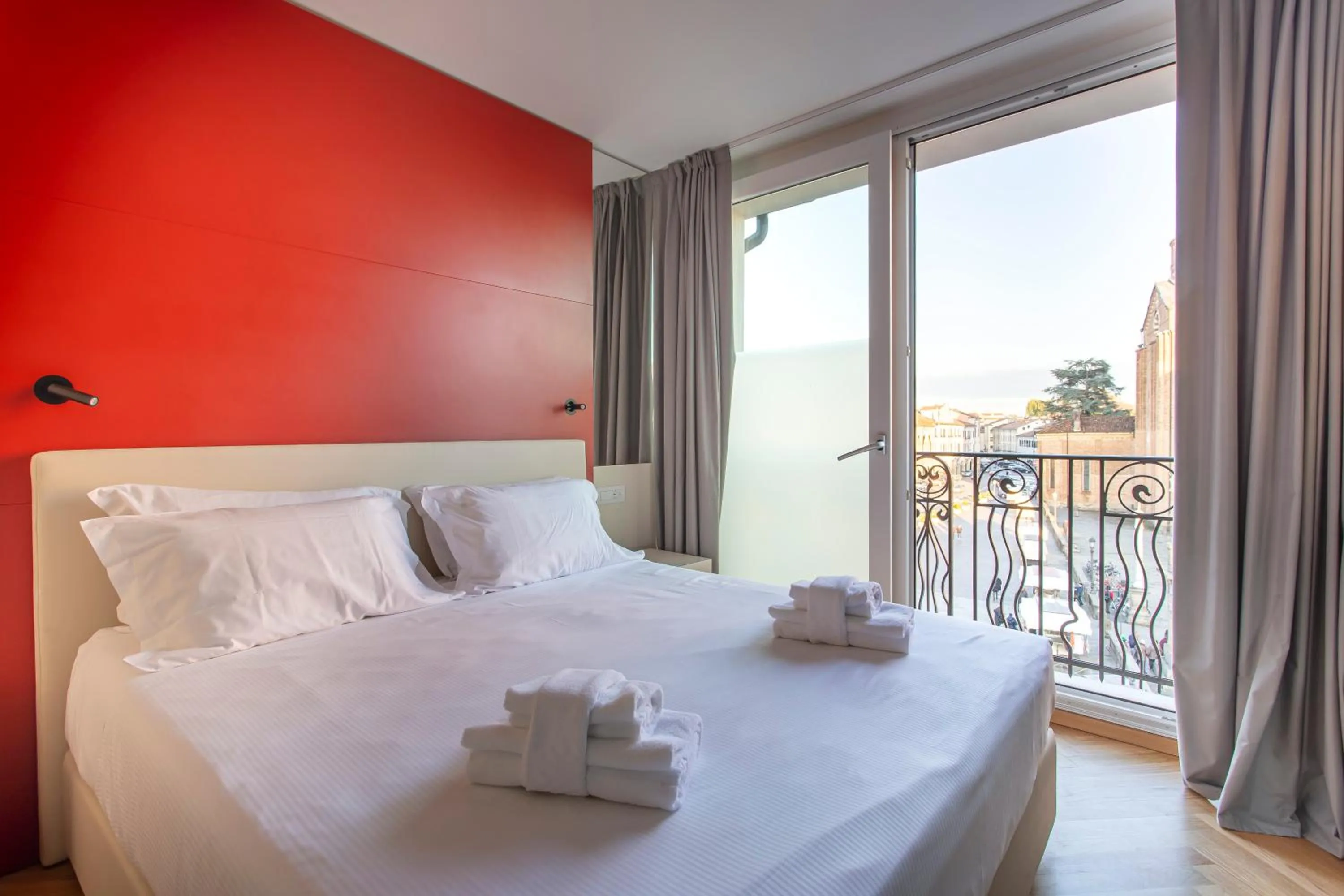 Bedroom, Bed in Padova Suites C20