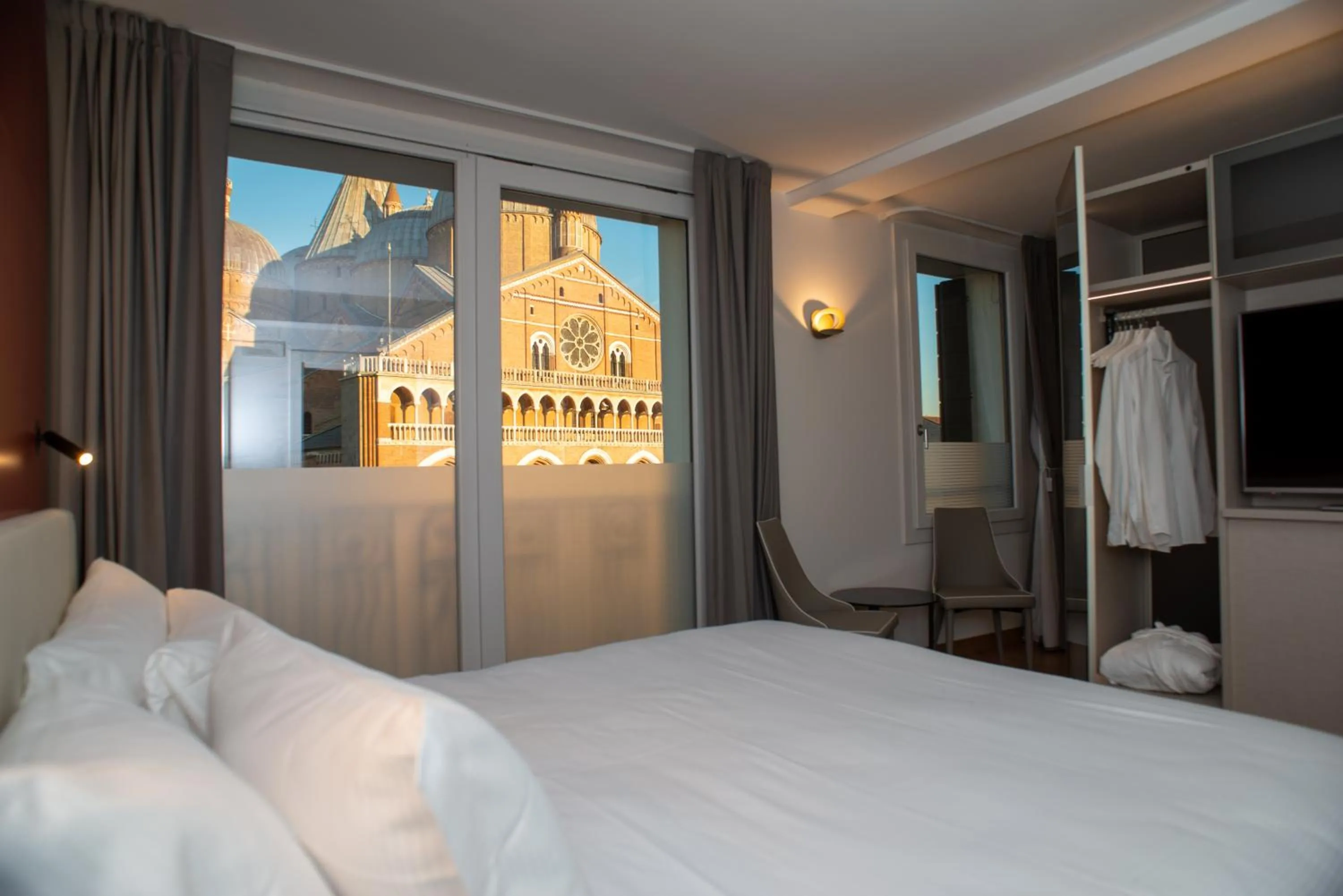 Bed in Padova Suites C20
