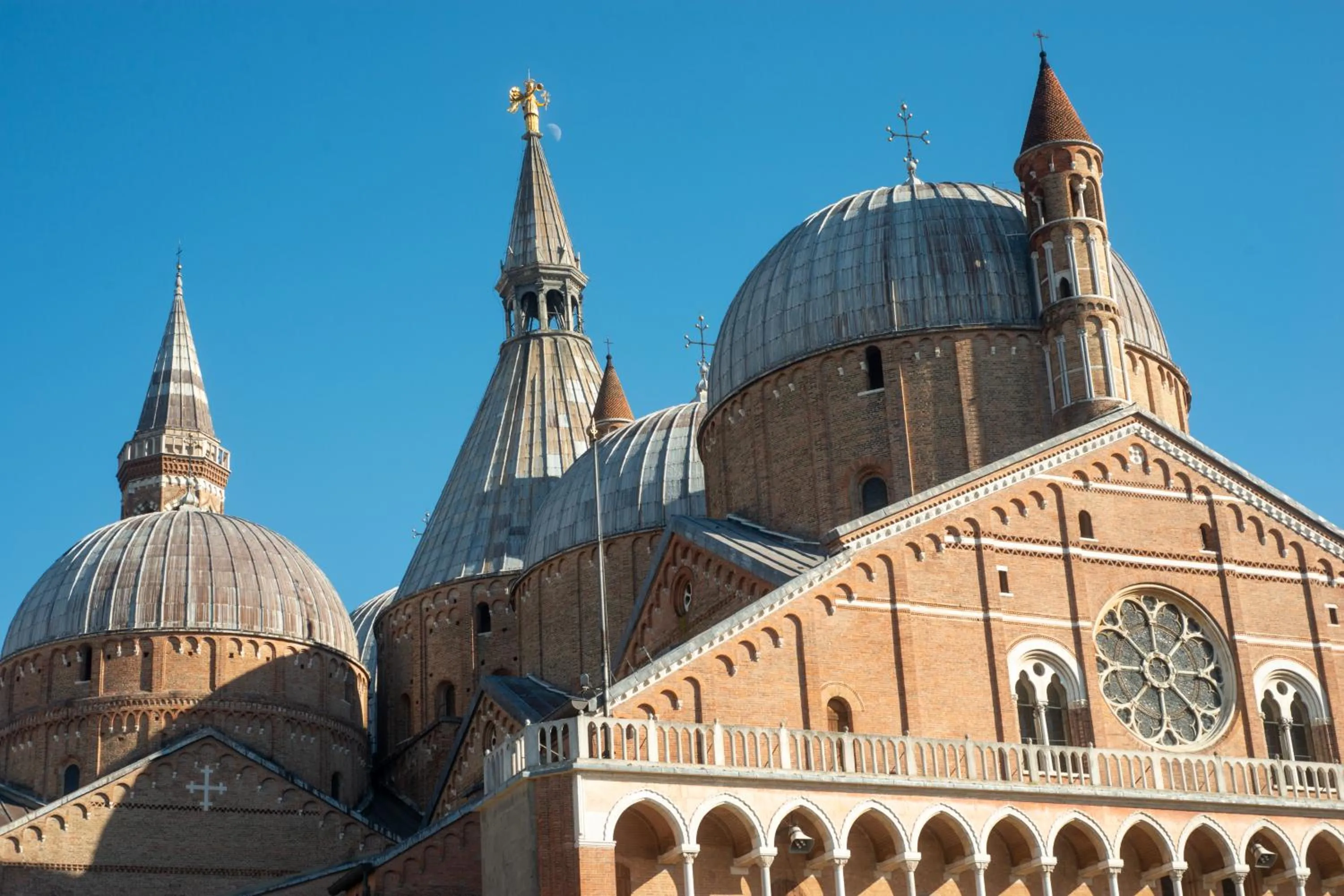 Landmark view in Padova Suites C20