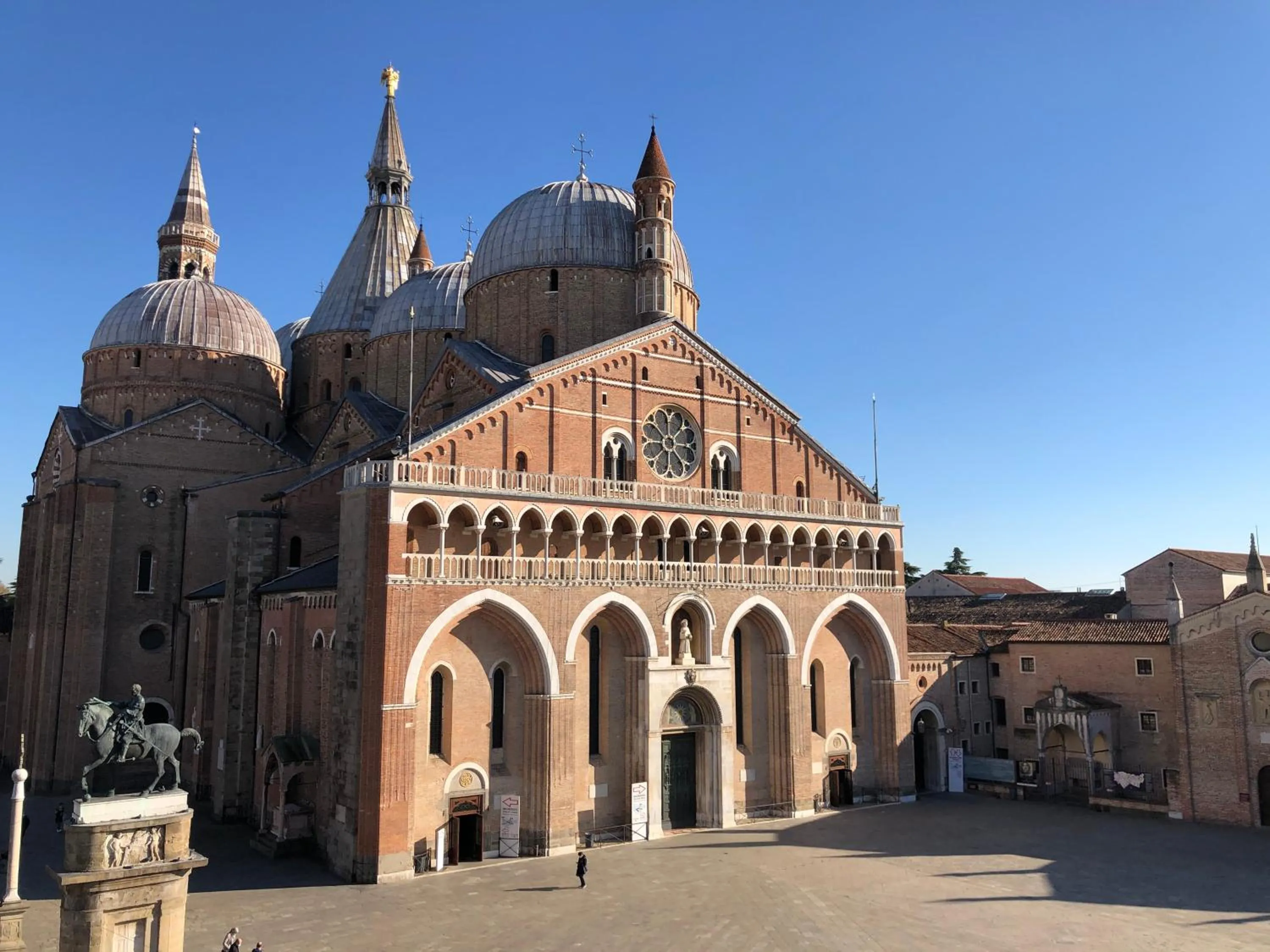 City view in Padova Suites C20