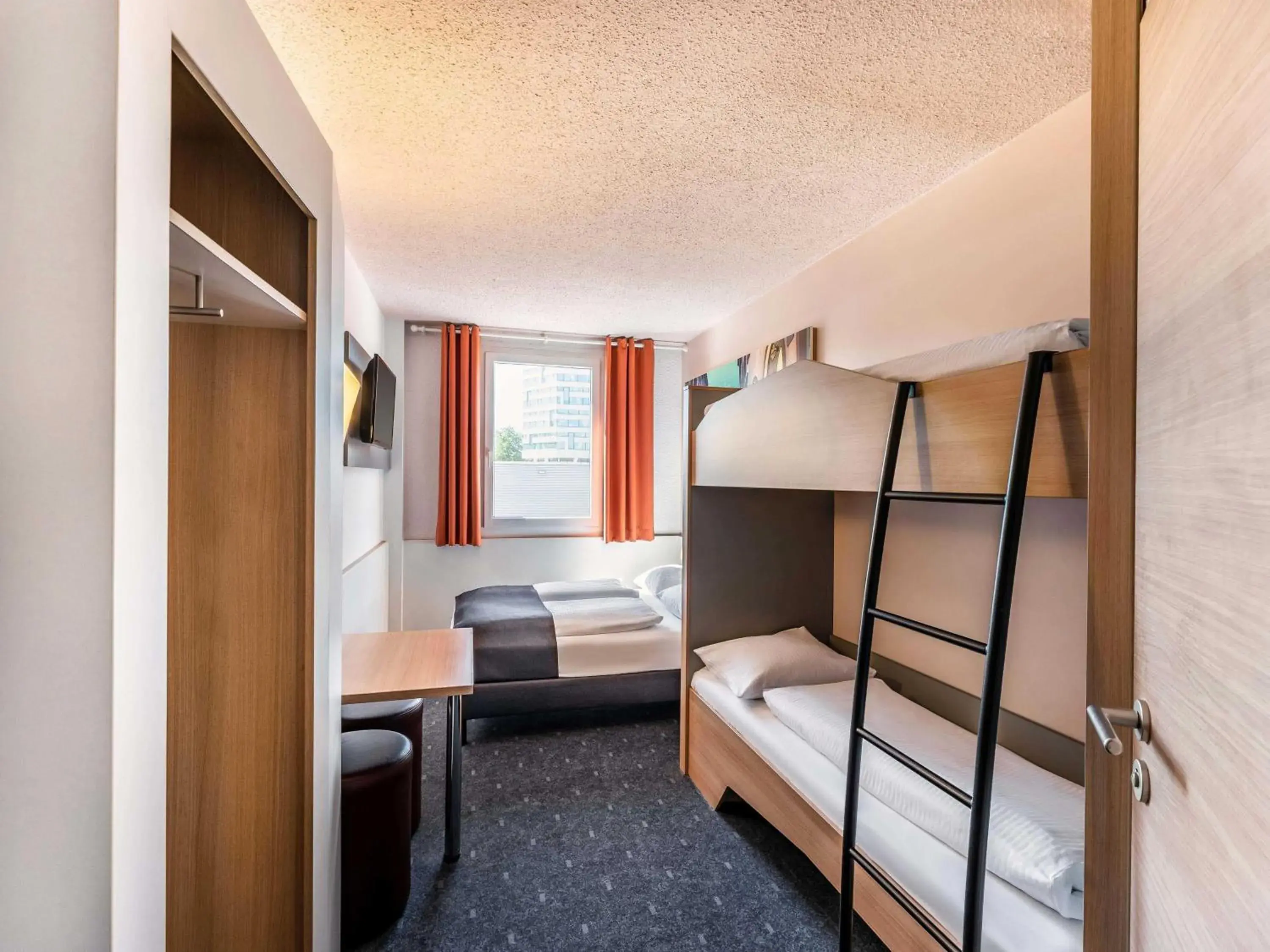 Family Room in B&B Hotel Freiburg-Nord Family Room in B&B Hotel Freiburg-Nord