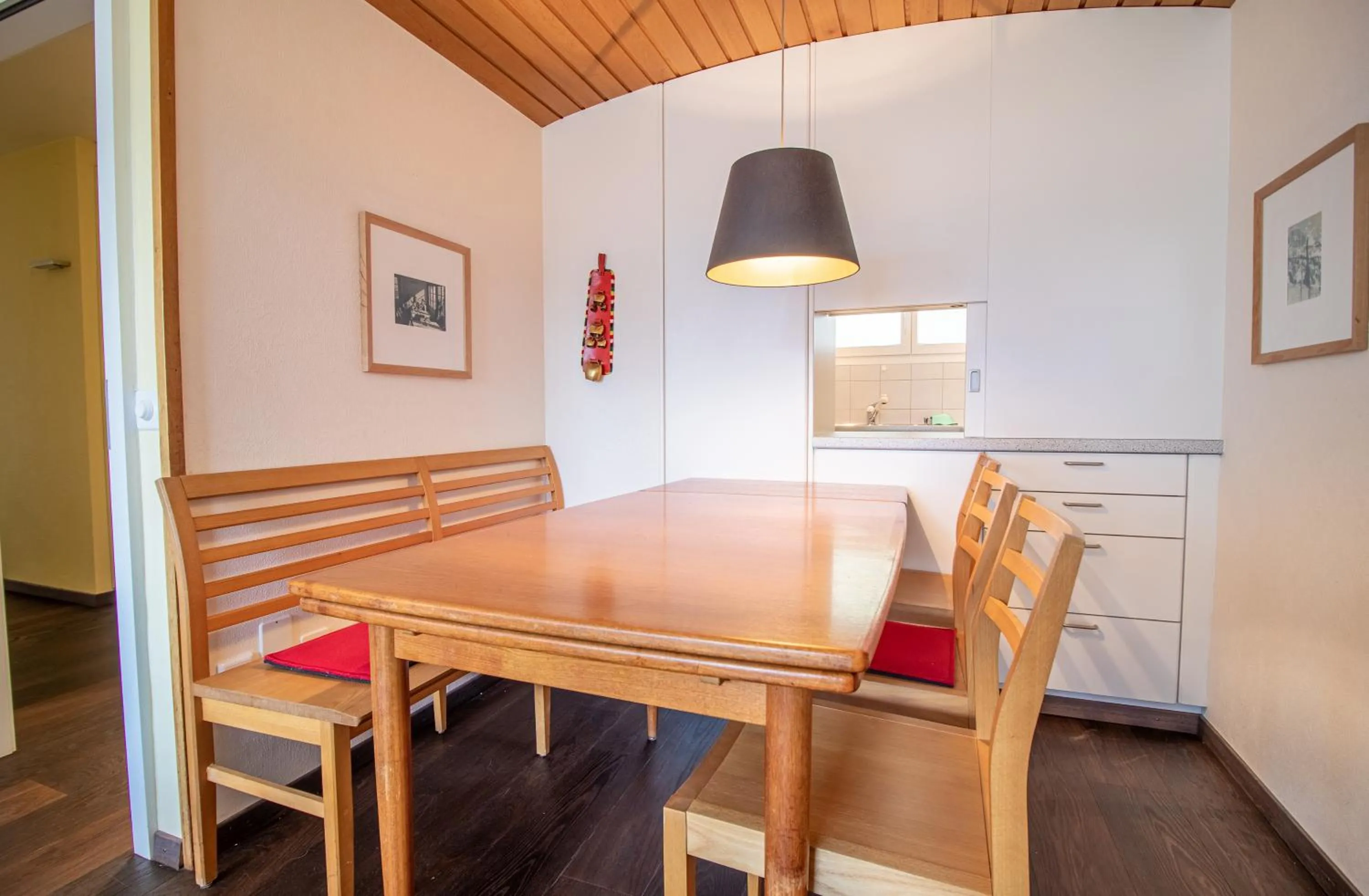 Dining area in Linda 8 by Arosa Holiday