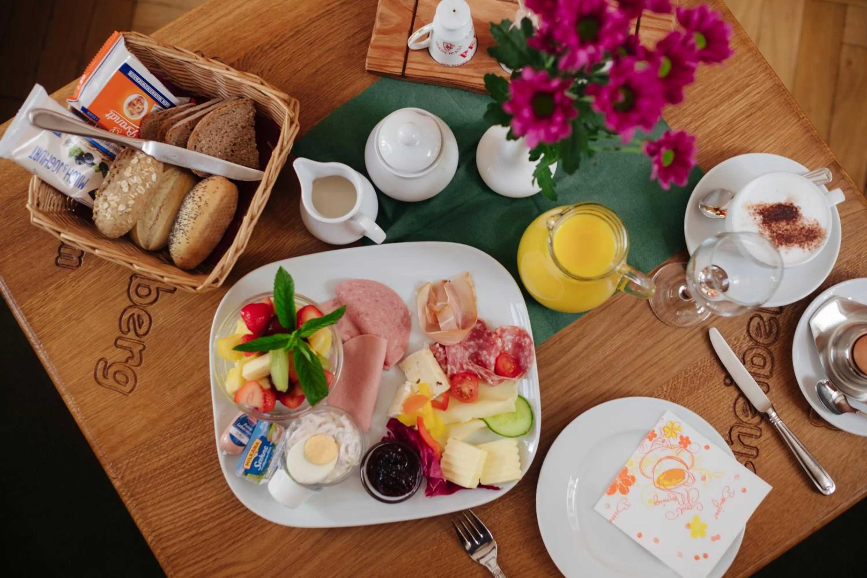 Breakfast in Berghotel Bärenstein