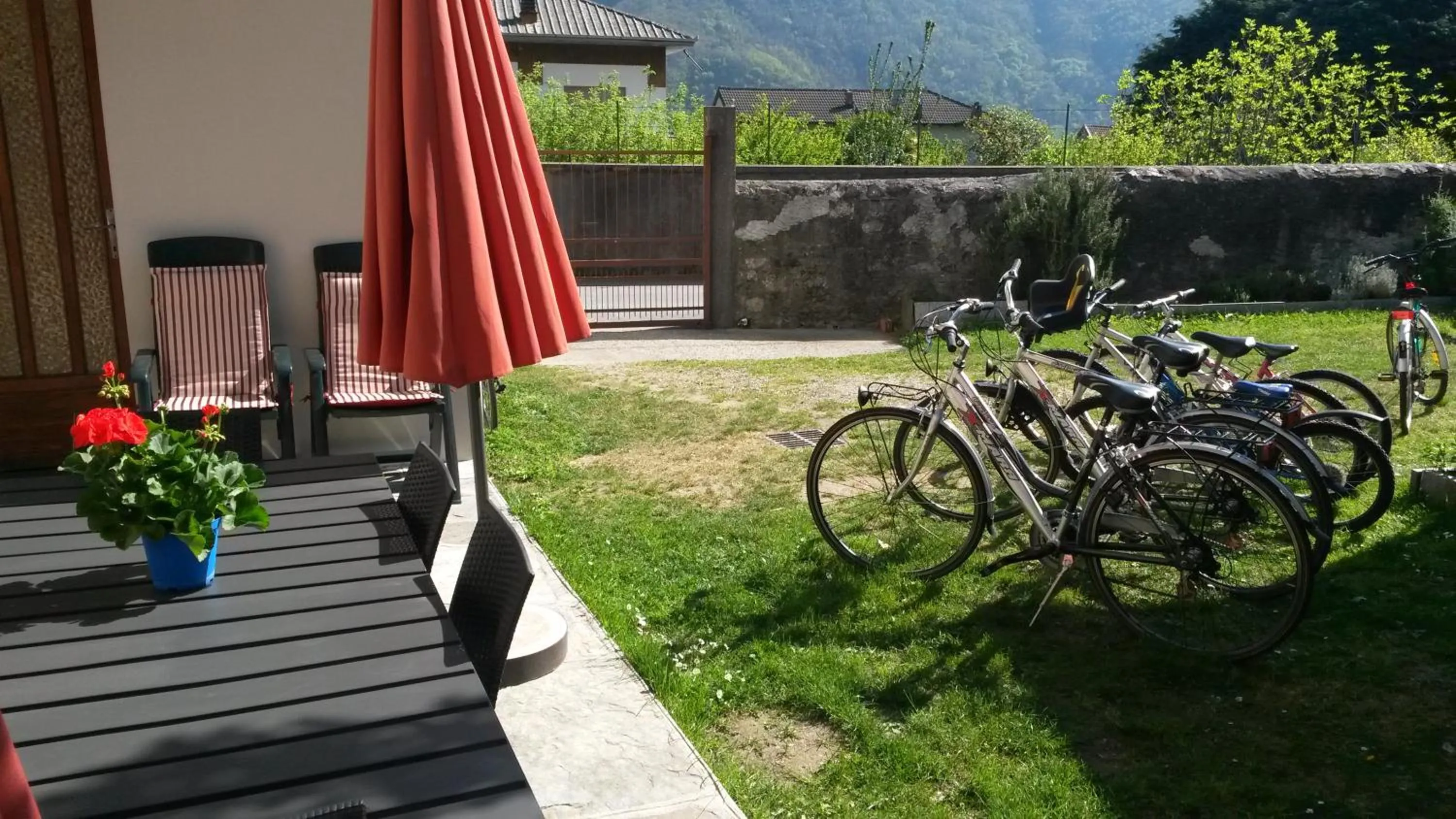 Cycling in Suites And Chalets Laghi & Monti