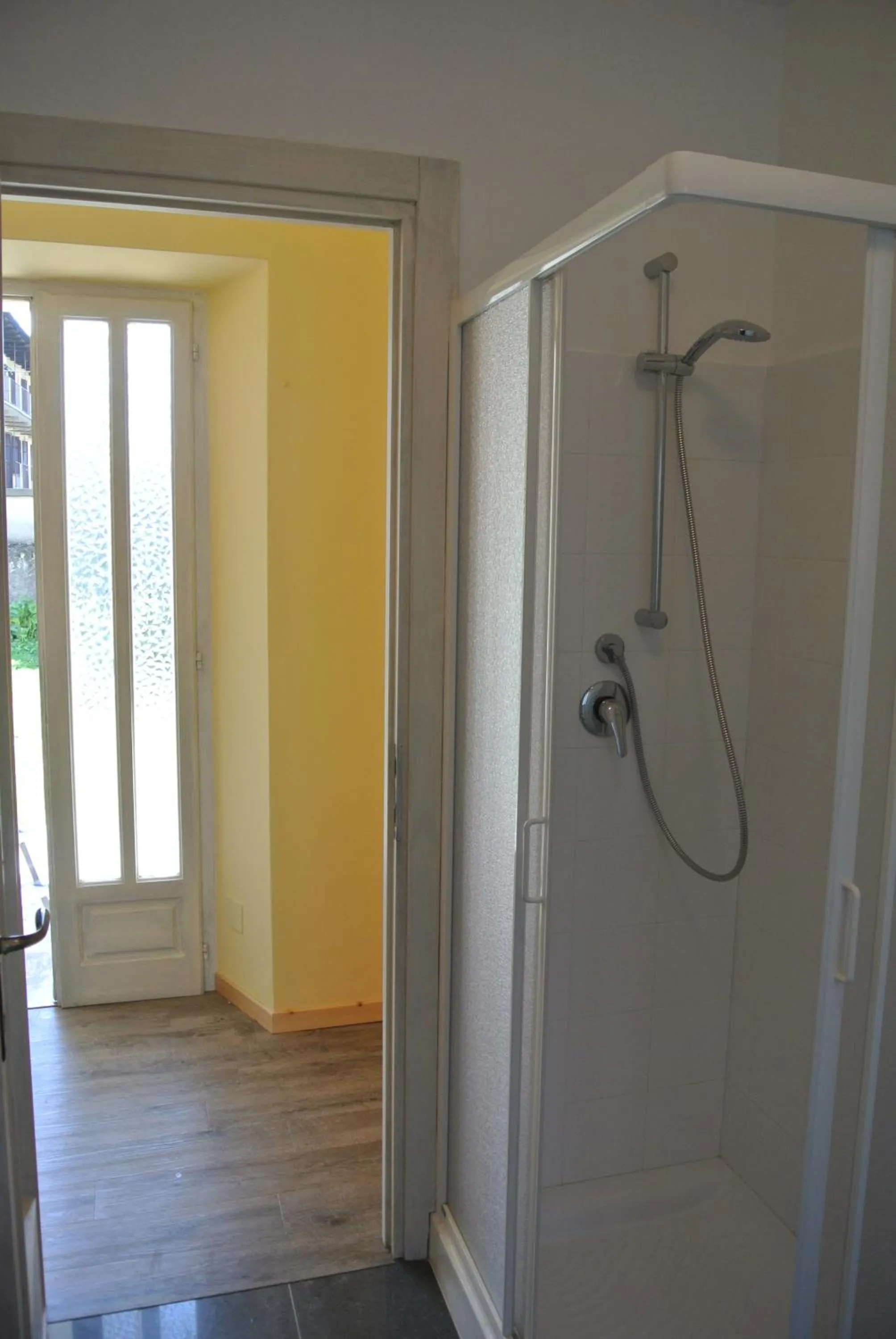 Shower in Suites And Chalets Laghi & Monti