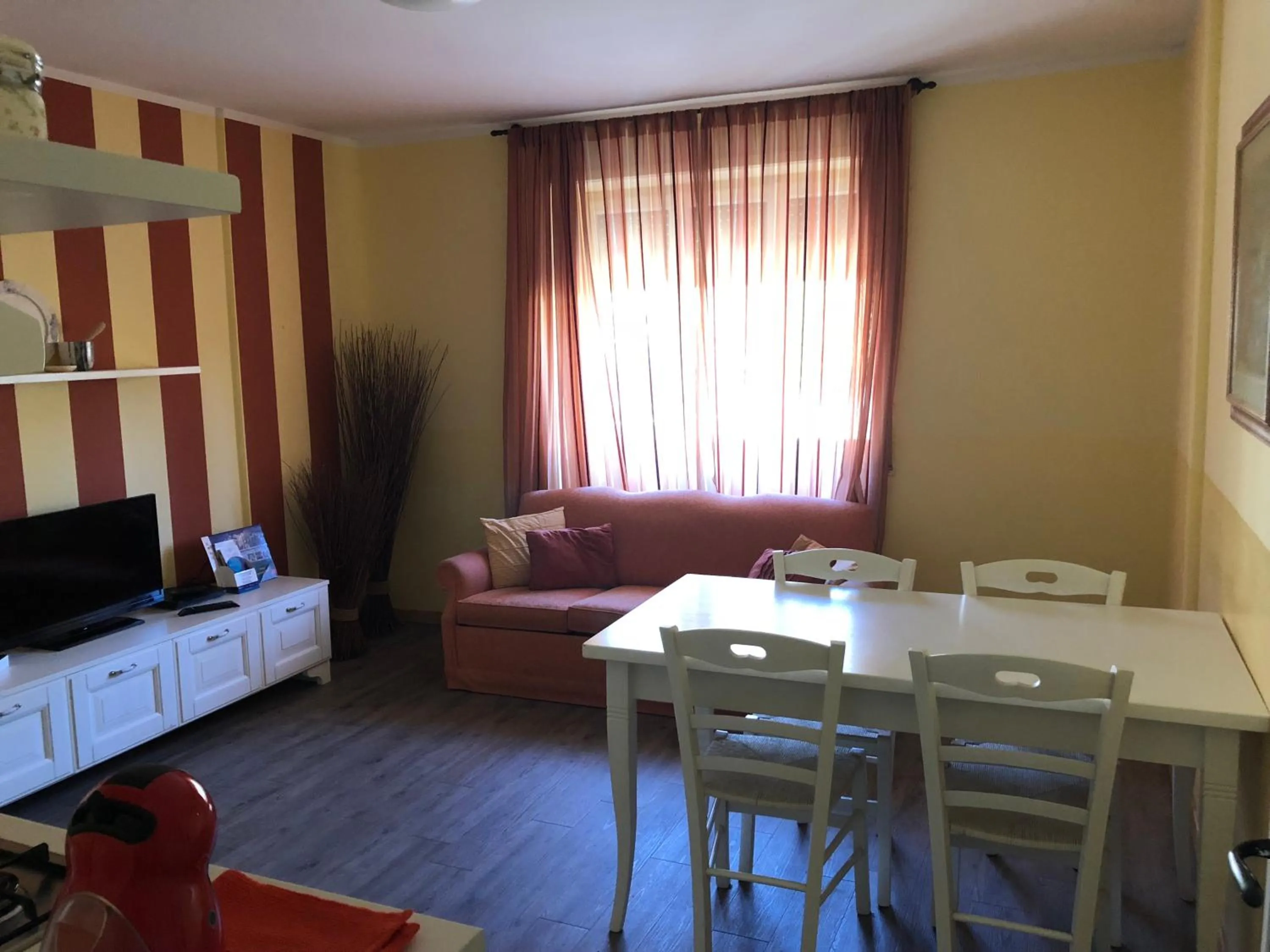 TV and multimedia in Suites And Chalets Laghi & Monti