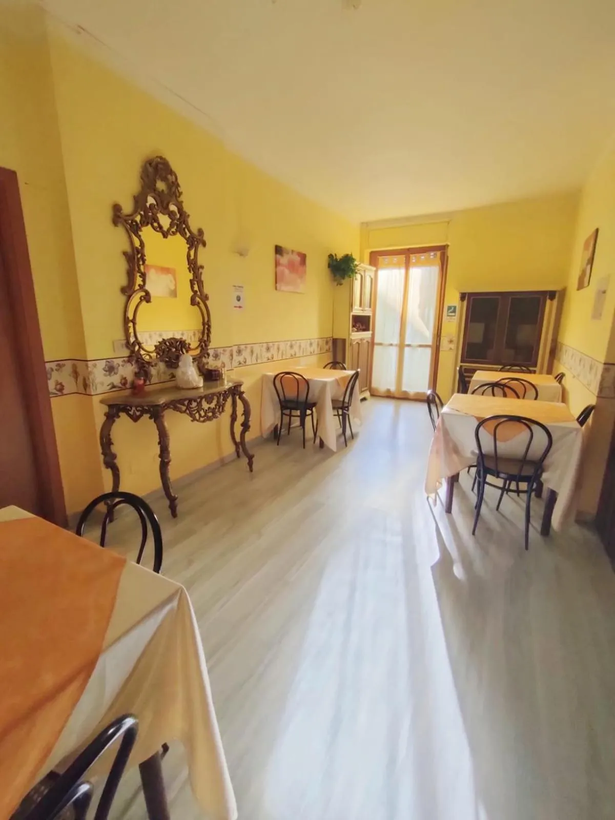 Lounge or bar in Hotel Serenella