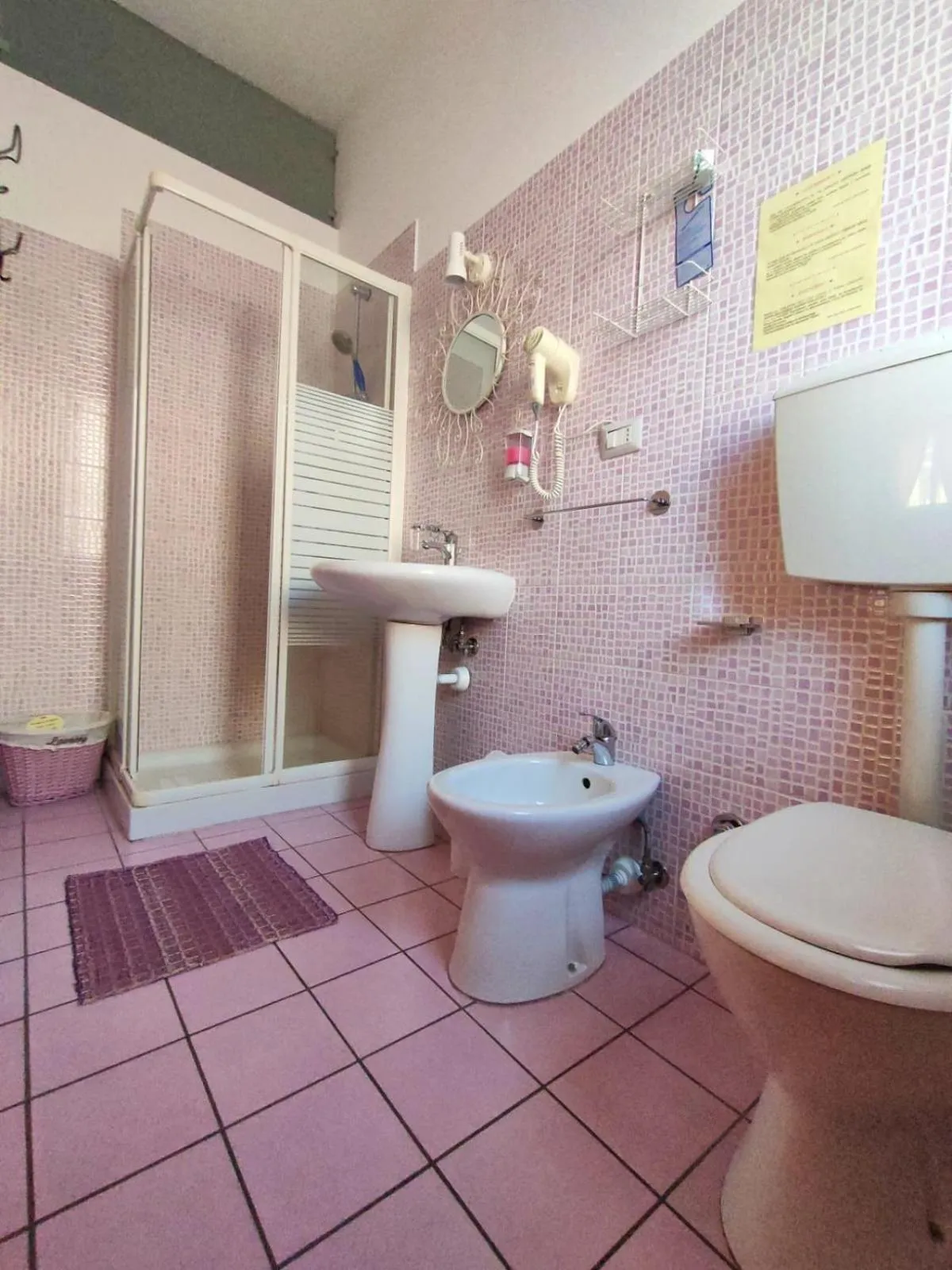 Bathroom in Hotel Serenella