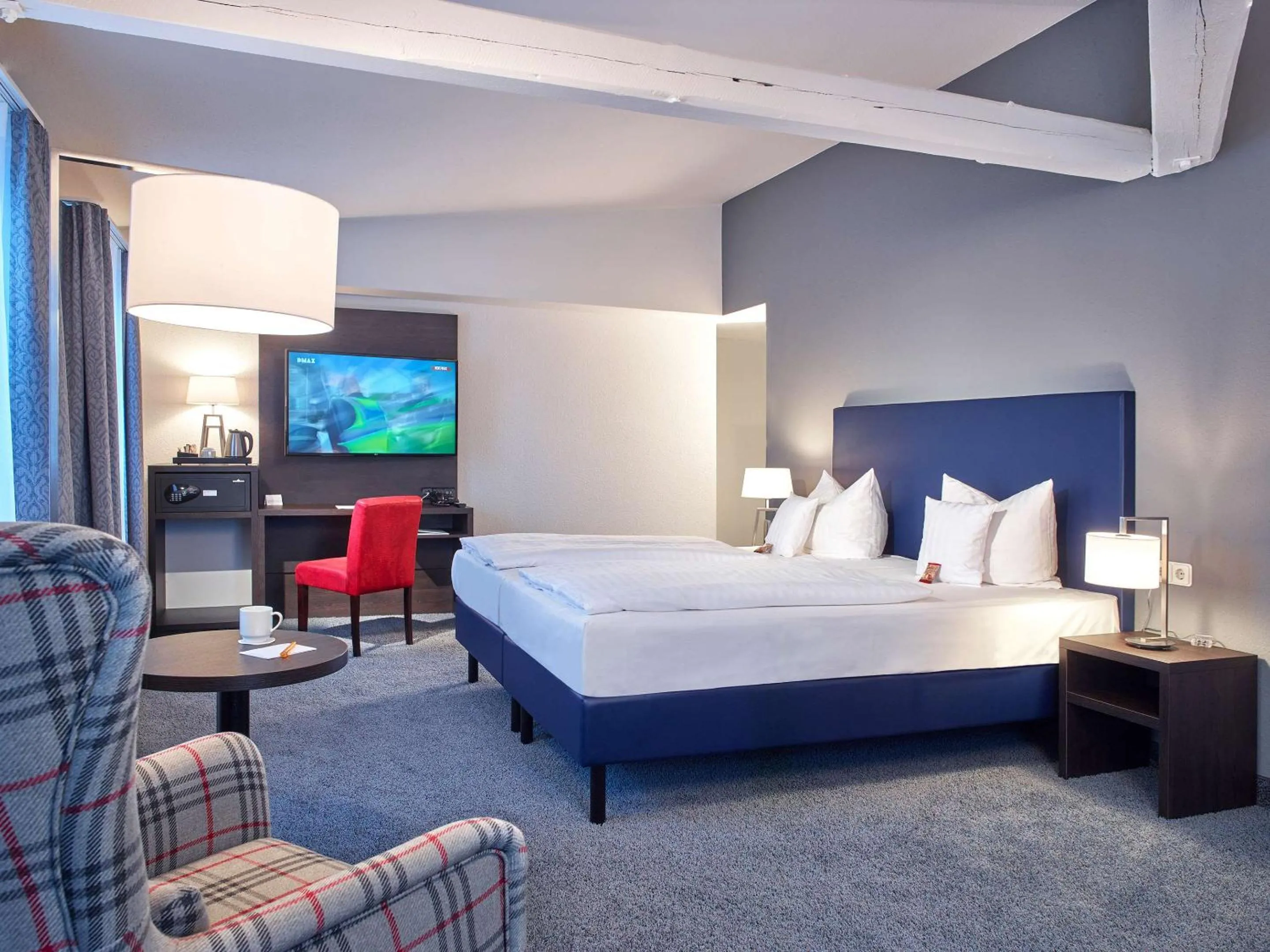 Bedroom, Bed in B&K Hotels