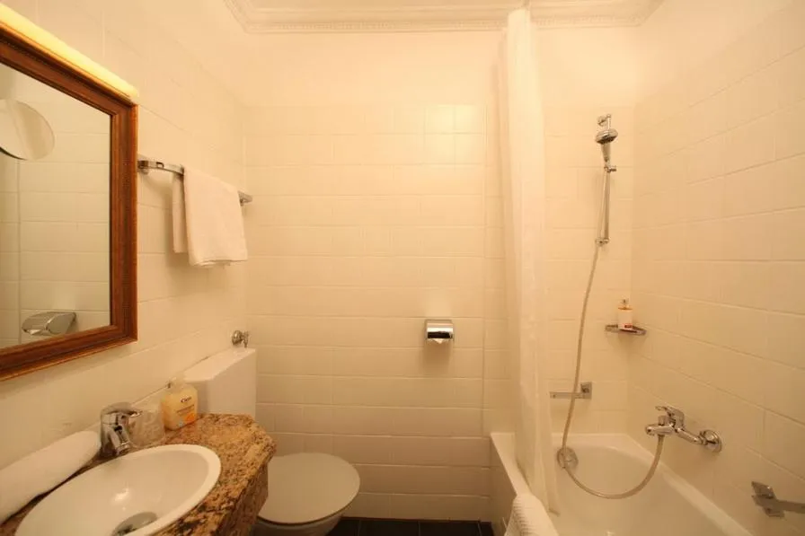 Bathroom in Gästehaus Plönlein - Hotel Goldener Hirsch Rothenburg