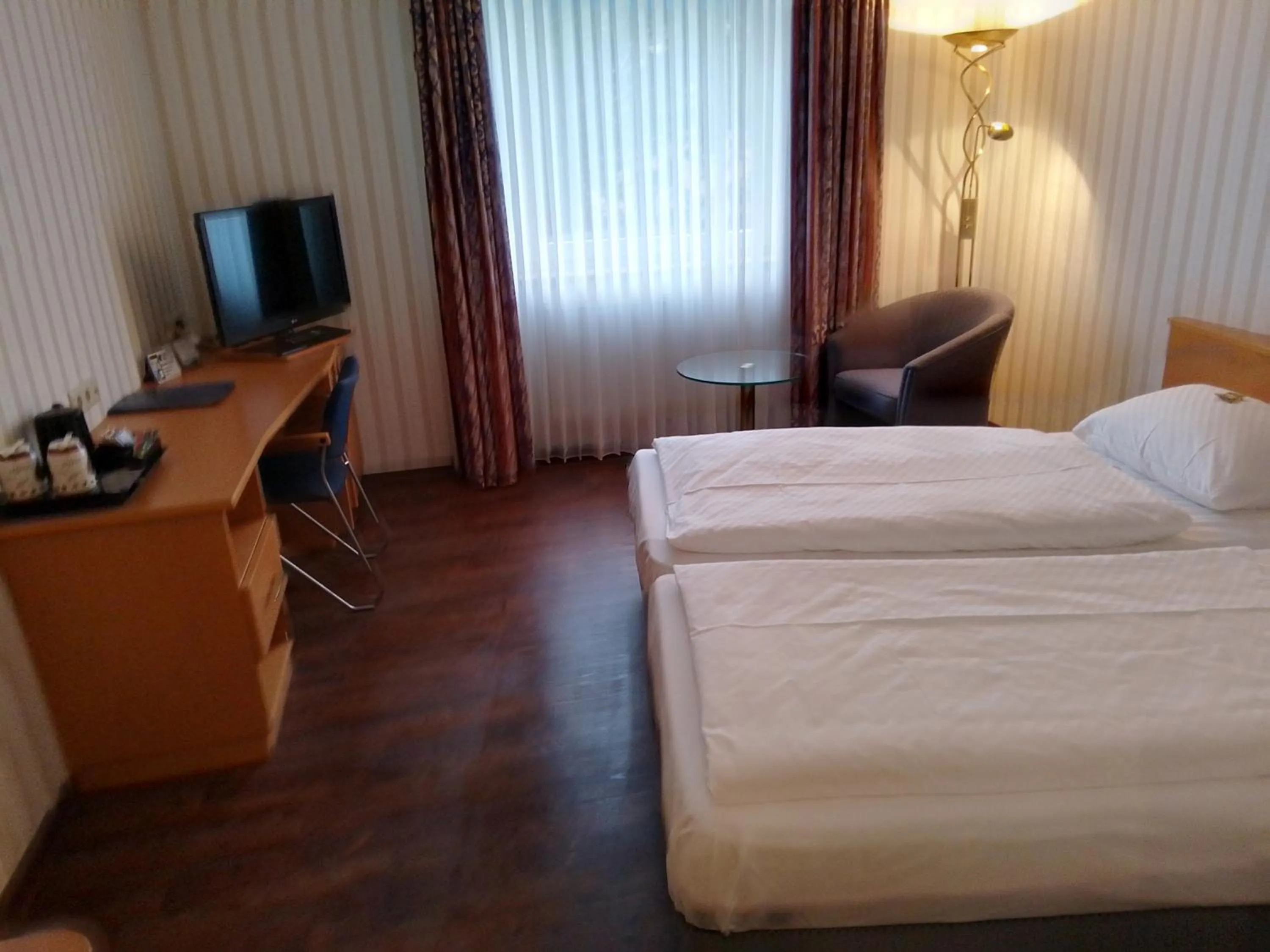 Coffee/tea facilities, Bed in Hotel Domicil Schönebeck