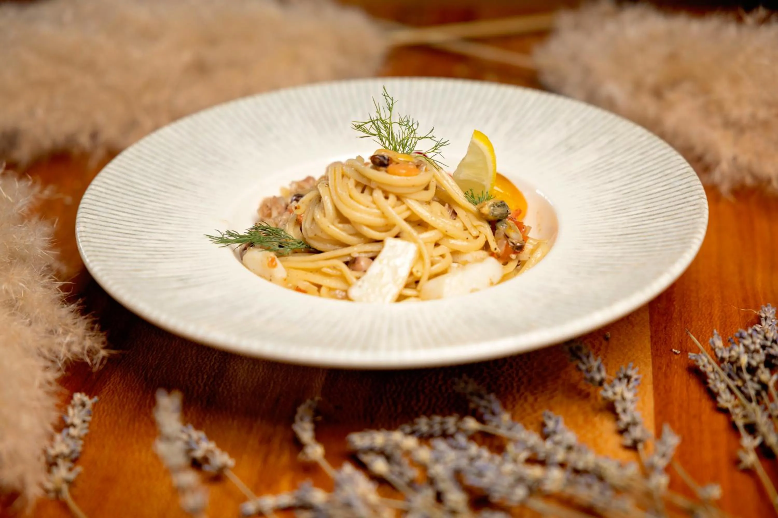 Restaurant/places to eat in Stejarii Resort