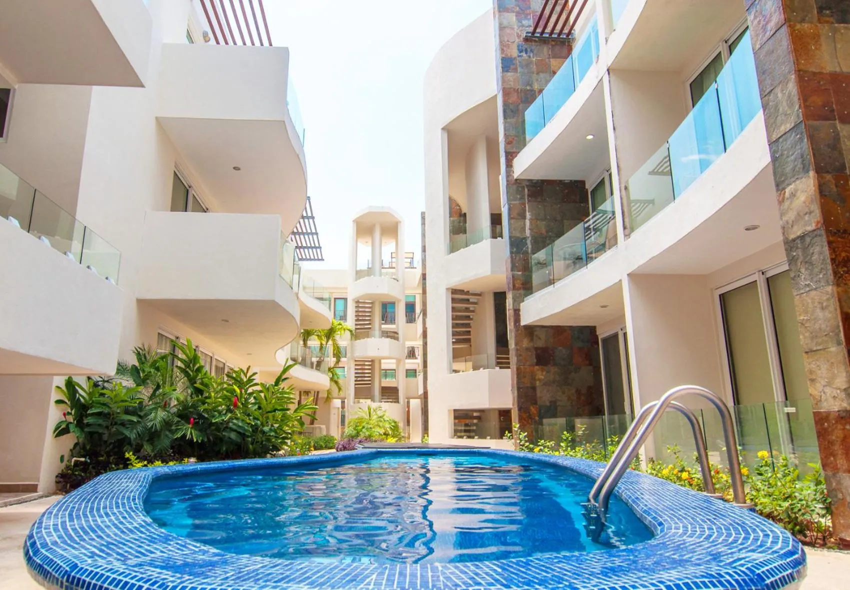 Swimming pool in Exceptional Location Near Beach, Pool-View Balcony