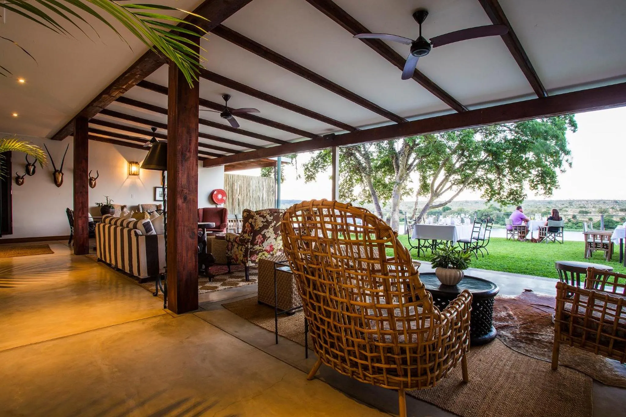 Restaurant/places to eat in Buhala Lodge