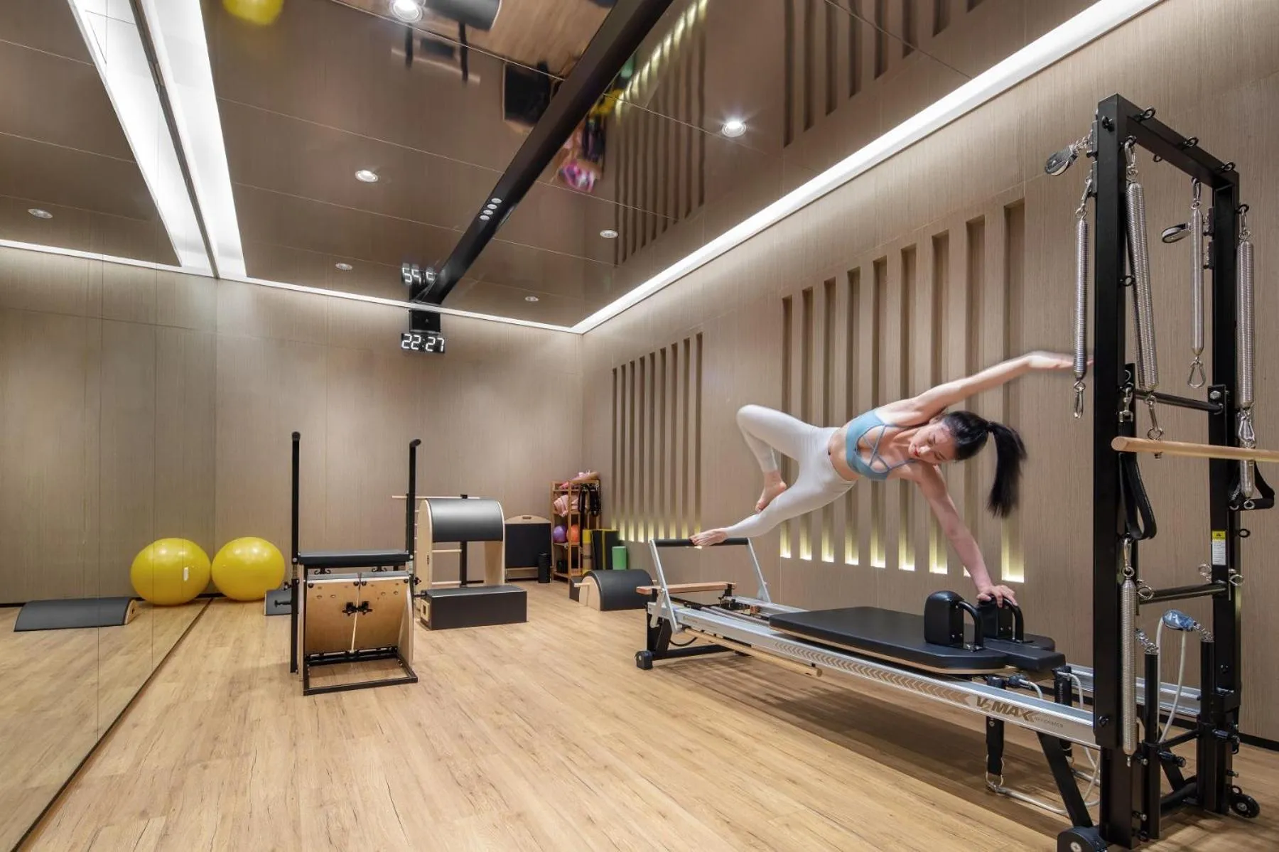 Fitness centre/facilities in Crowne Plaza Shenzhen Futian, Near to Shenzhen Convention&Exhibition Centre, Shenzhen Stock Exchange and Shenzhen Civic Center, Outdoor Heated Pool