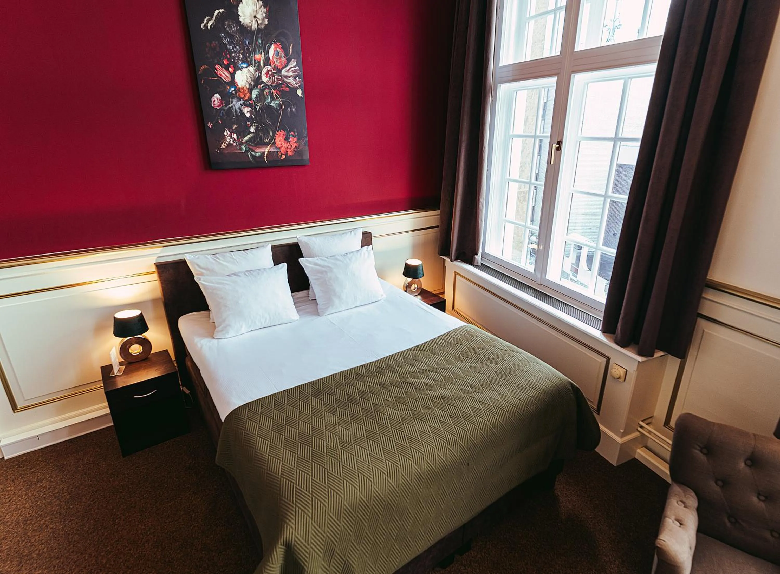 Bedroom, Bed in The Velvet Lodge