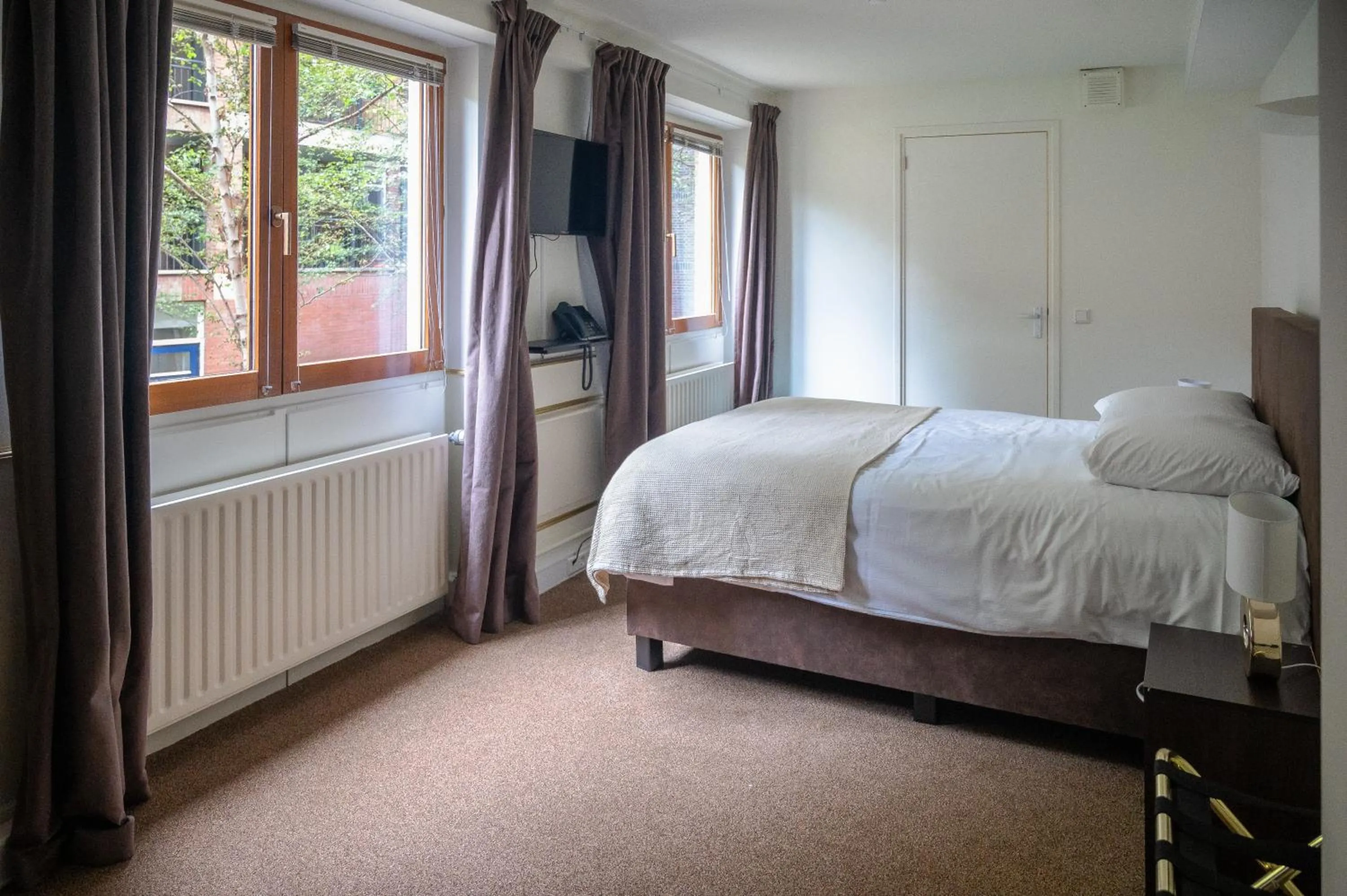 Bed in The Velvet Lodge