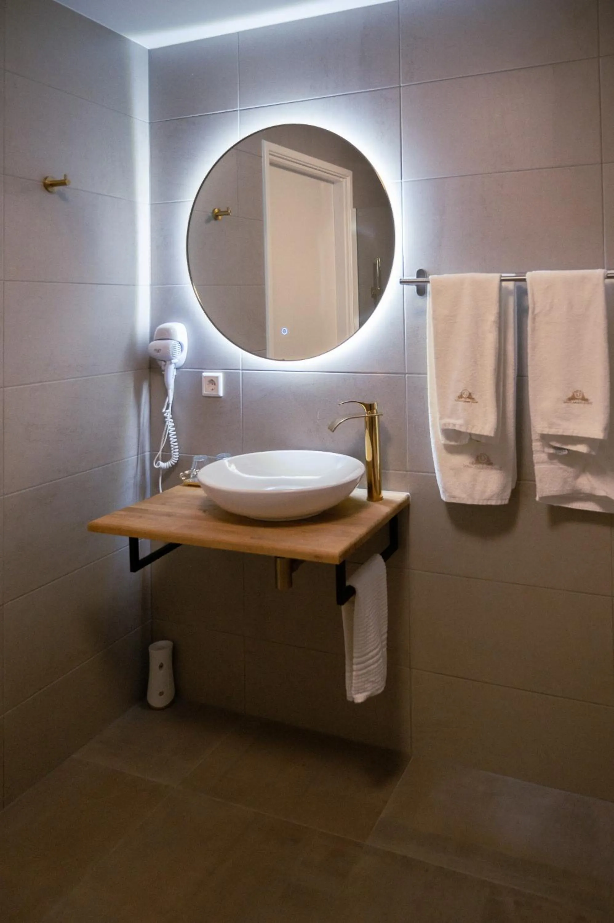 Bathroom in The Velvet Lodge