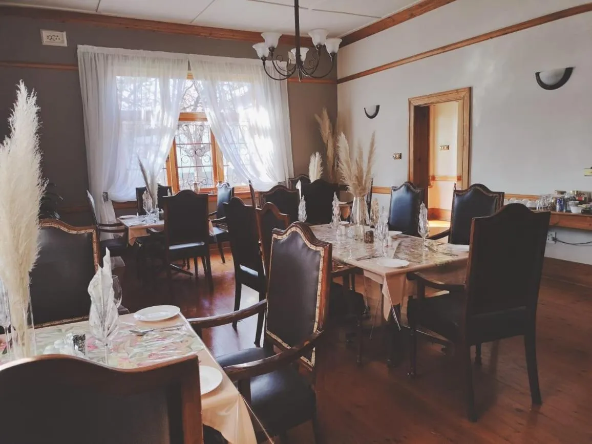 Restaurant/places to eat in Oregon Place Guest House