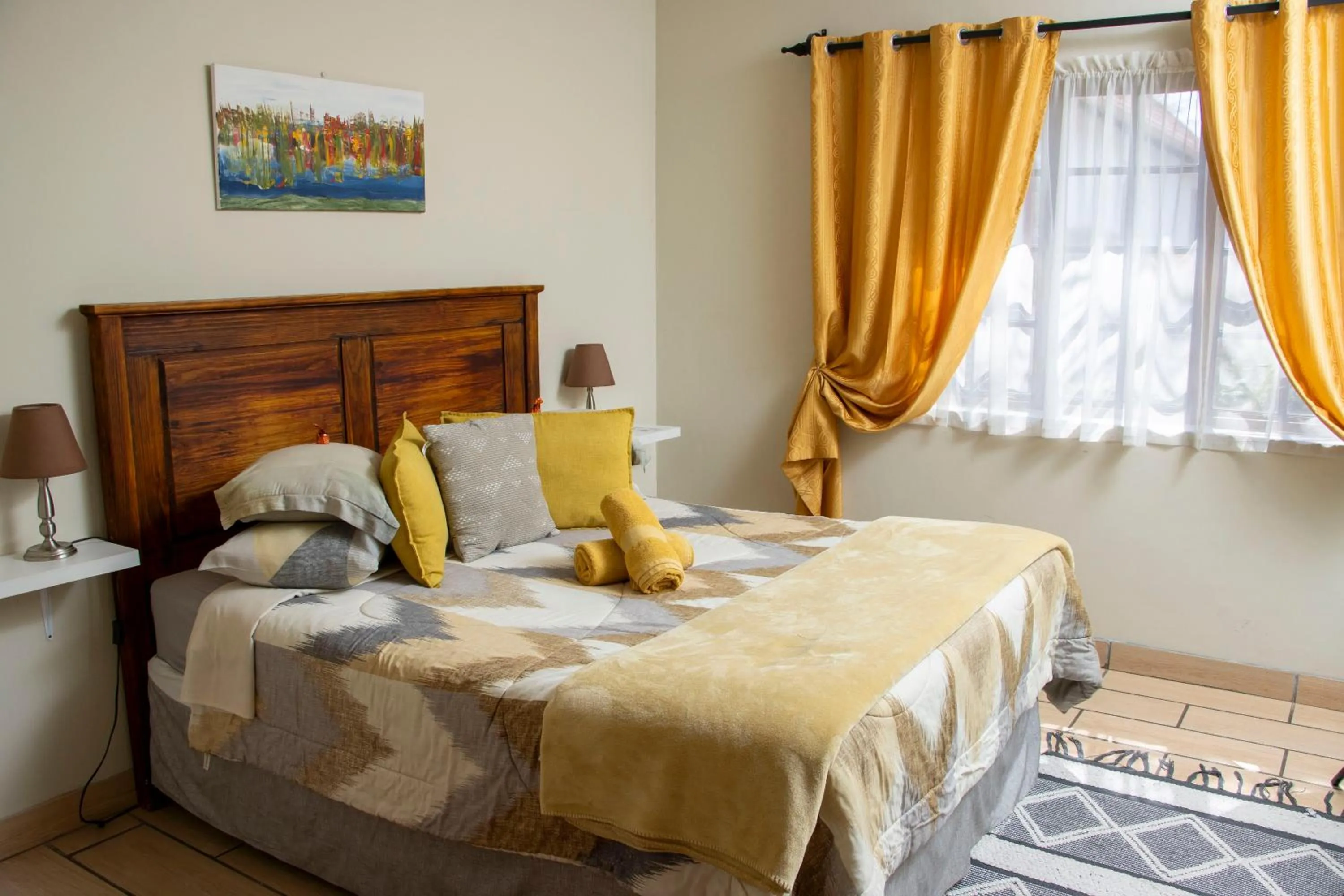 Bed in Oregon Place Guest House