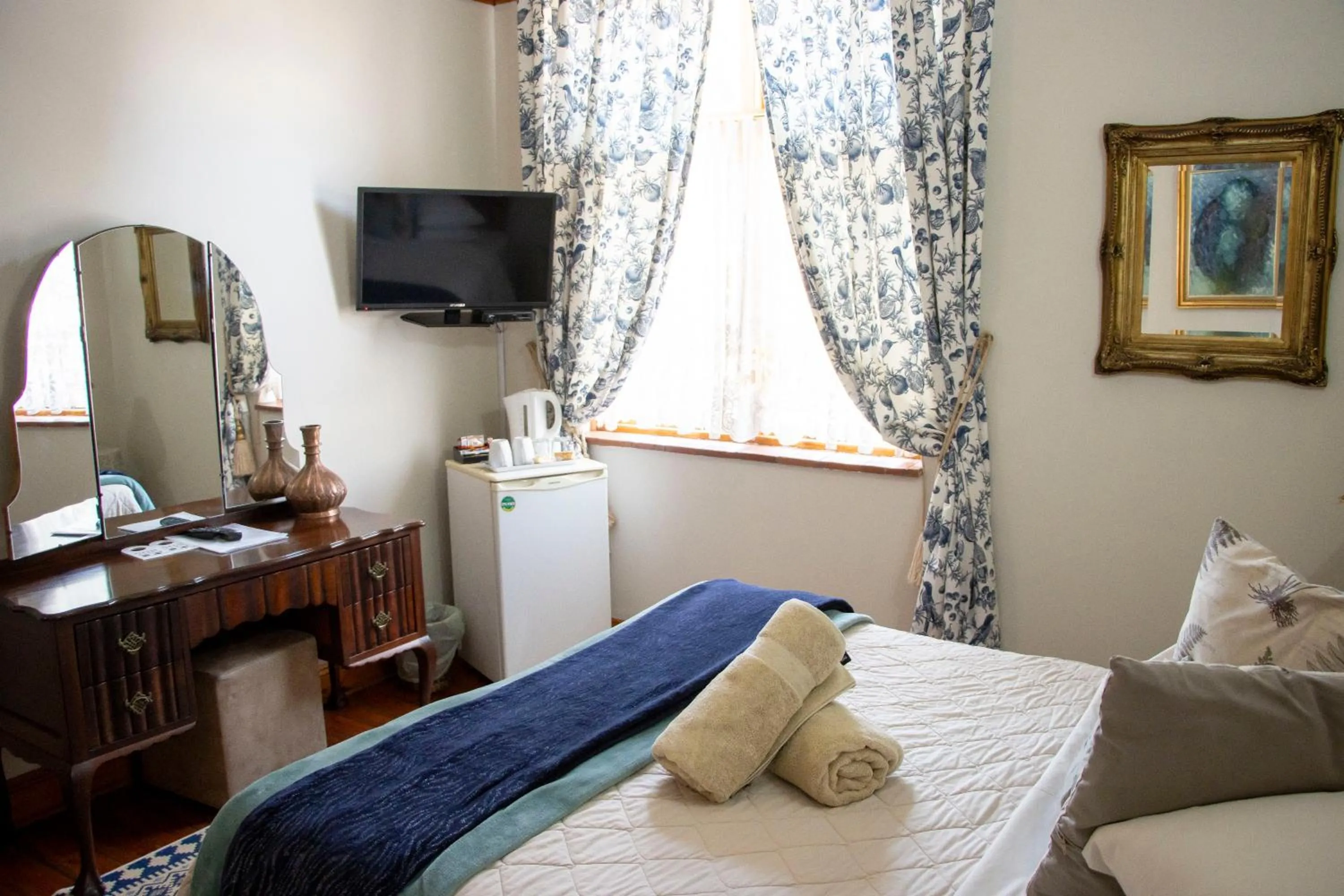 Bed in Oregon Place Guest House