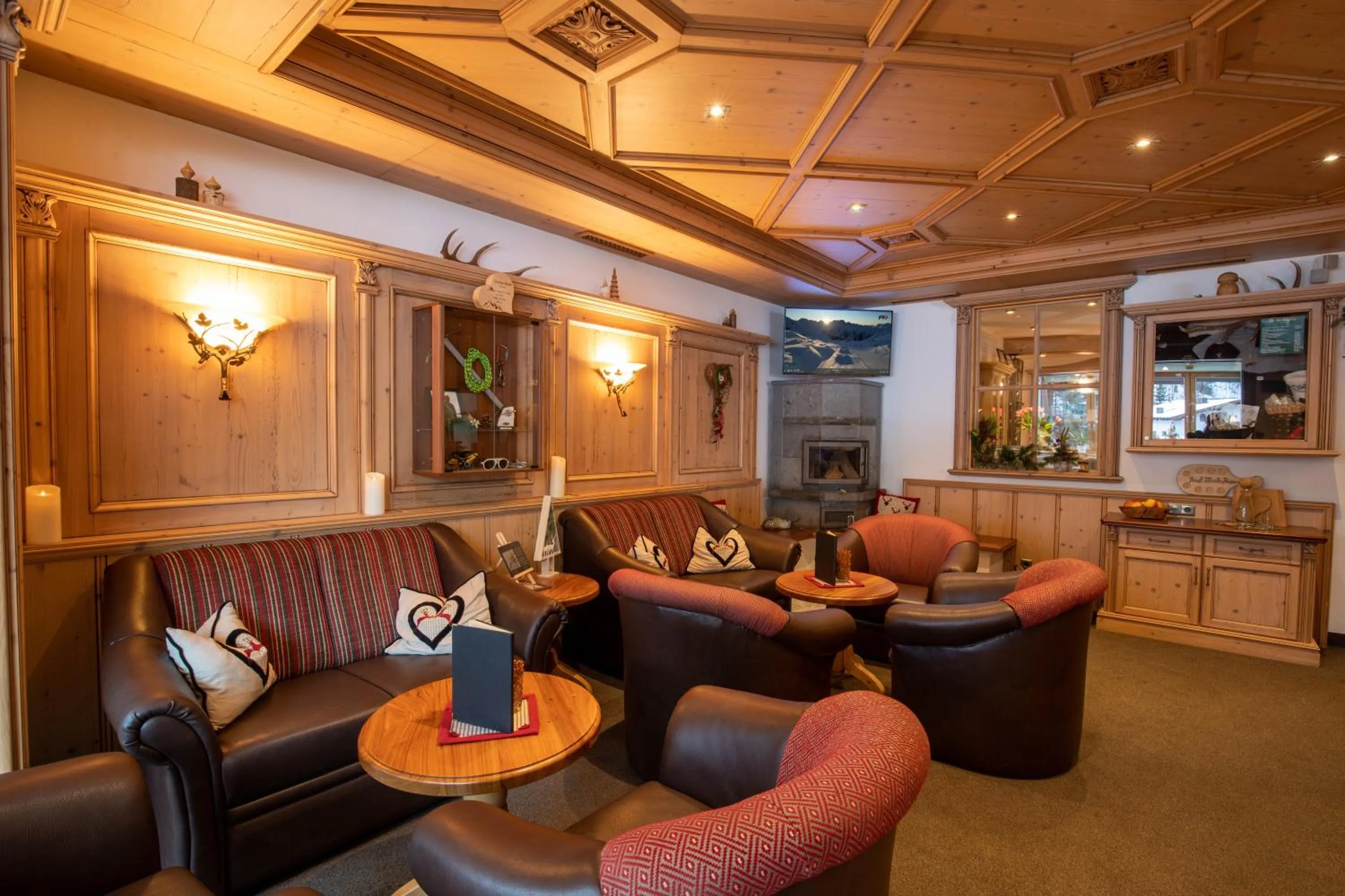 Lounge or bar in Hotel Garni Monte Bianco