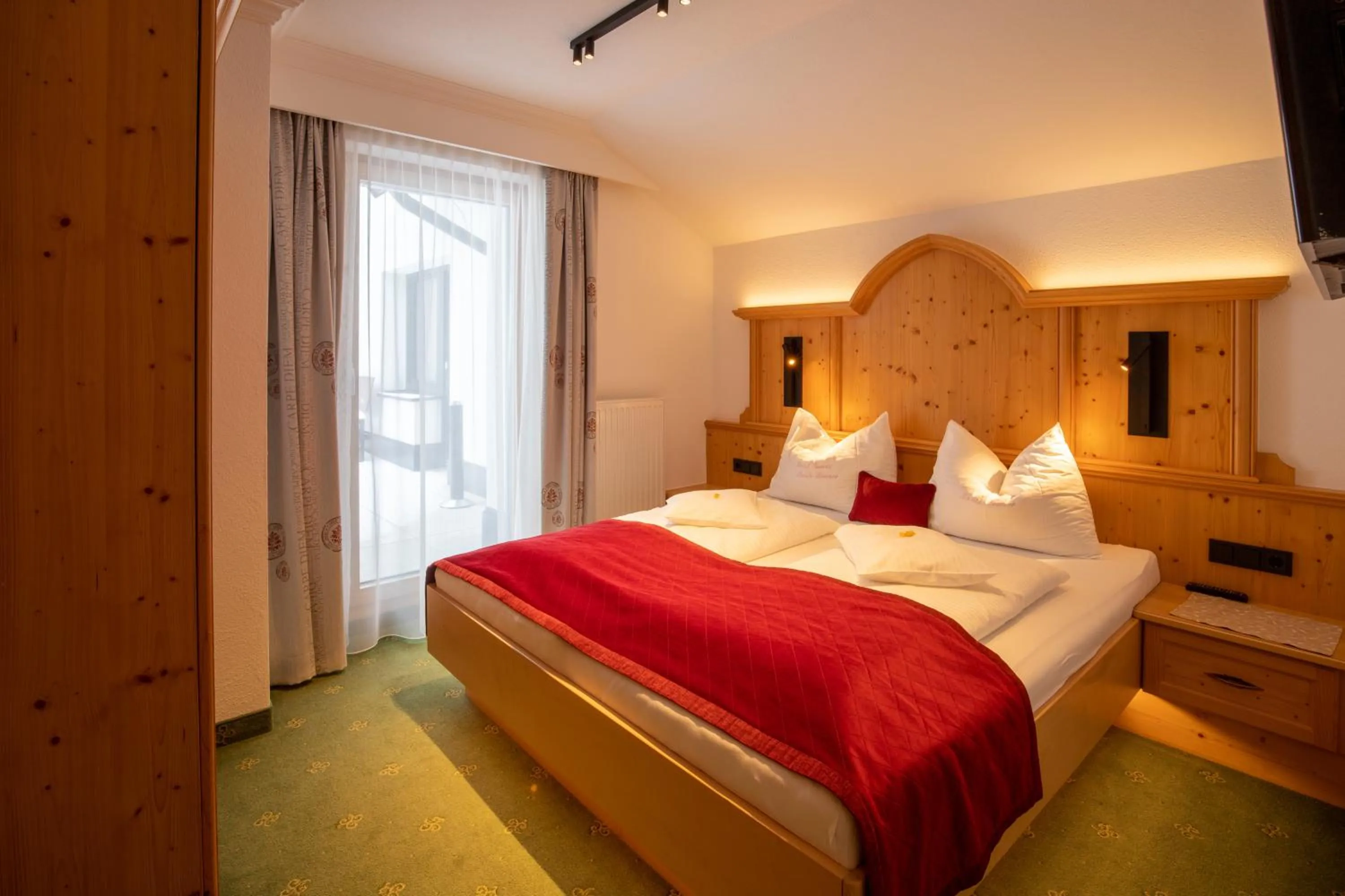 Photo of the whole room, Bed in Hotel Garni Monte Bianco