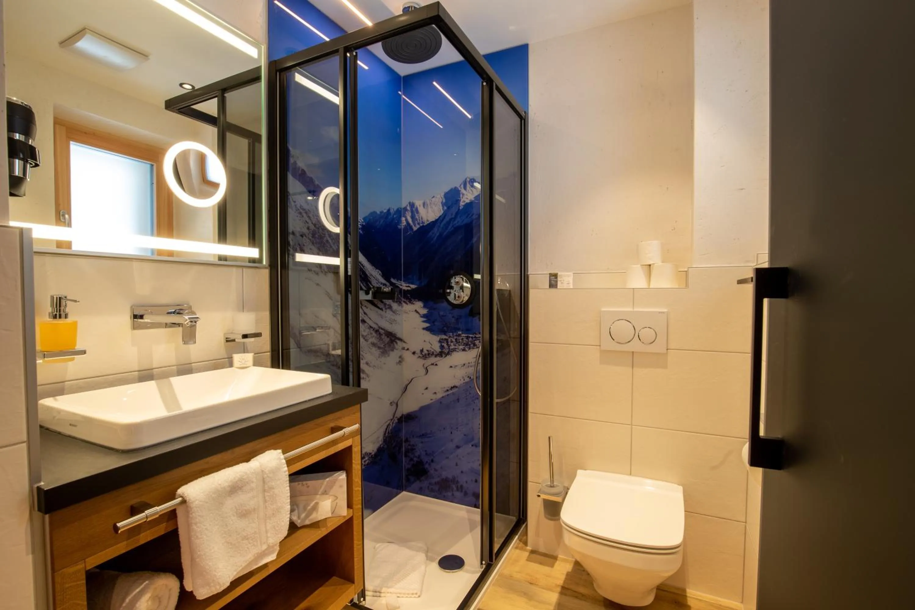 Bathroom in Hotel Garni Monte Bianco