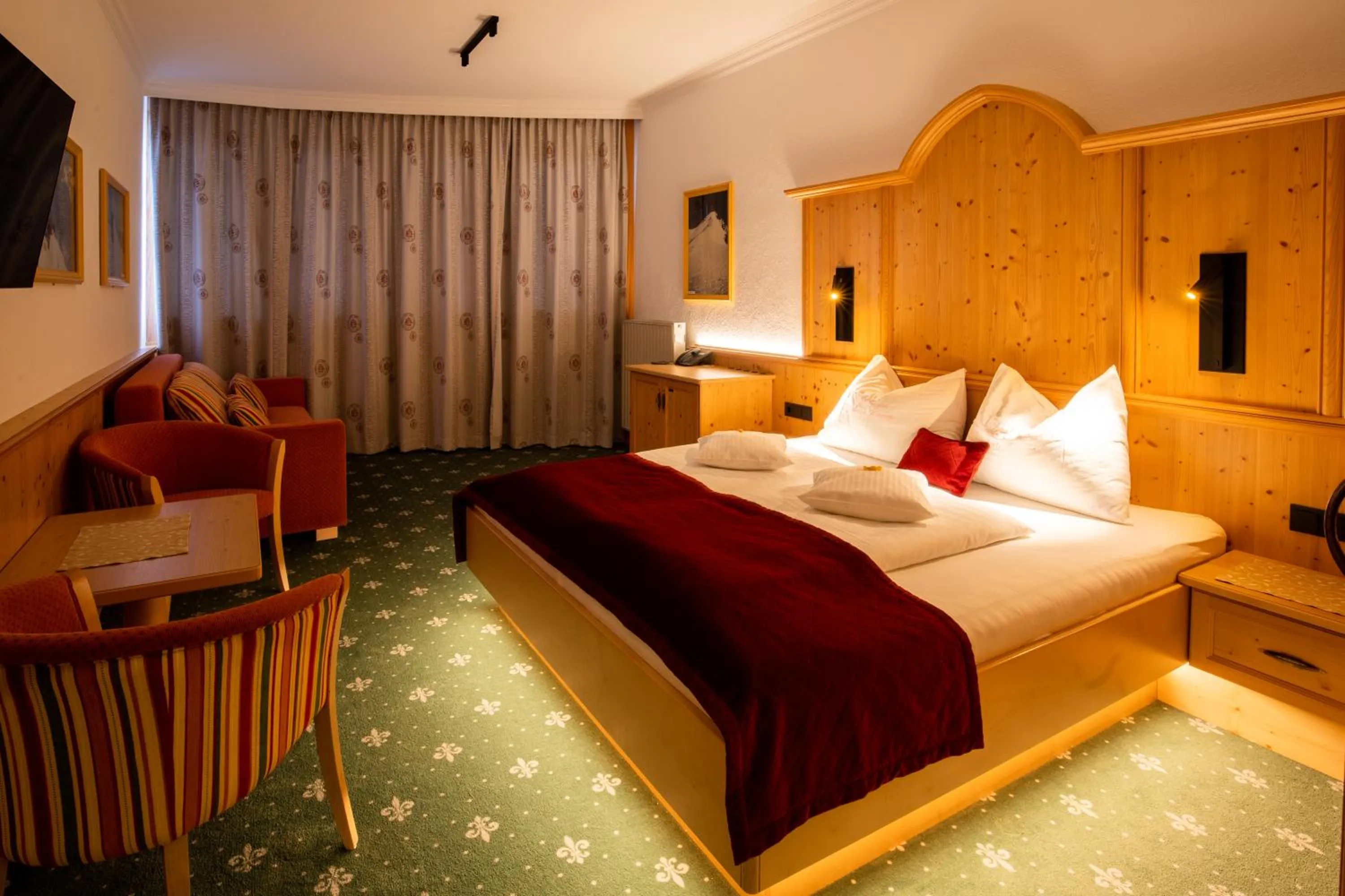 Photo of the whole room, Bed in Hotel Garni Monte Bianco