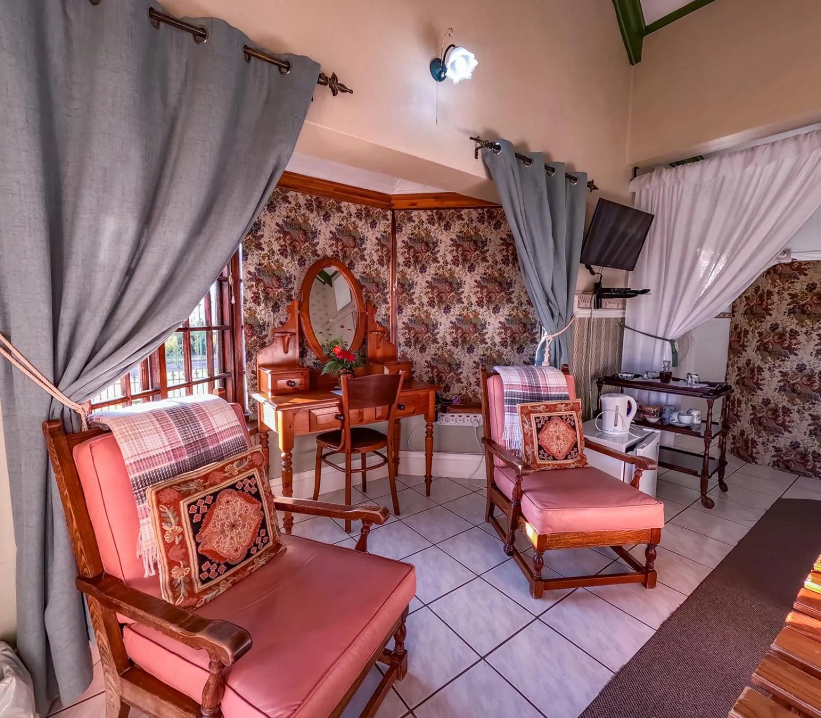 Seating area in Westlodge at Graskop B&B