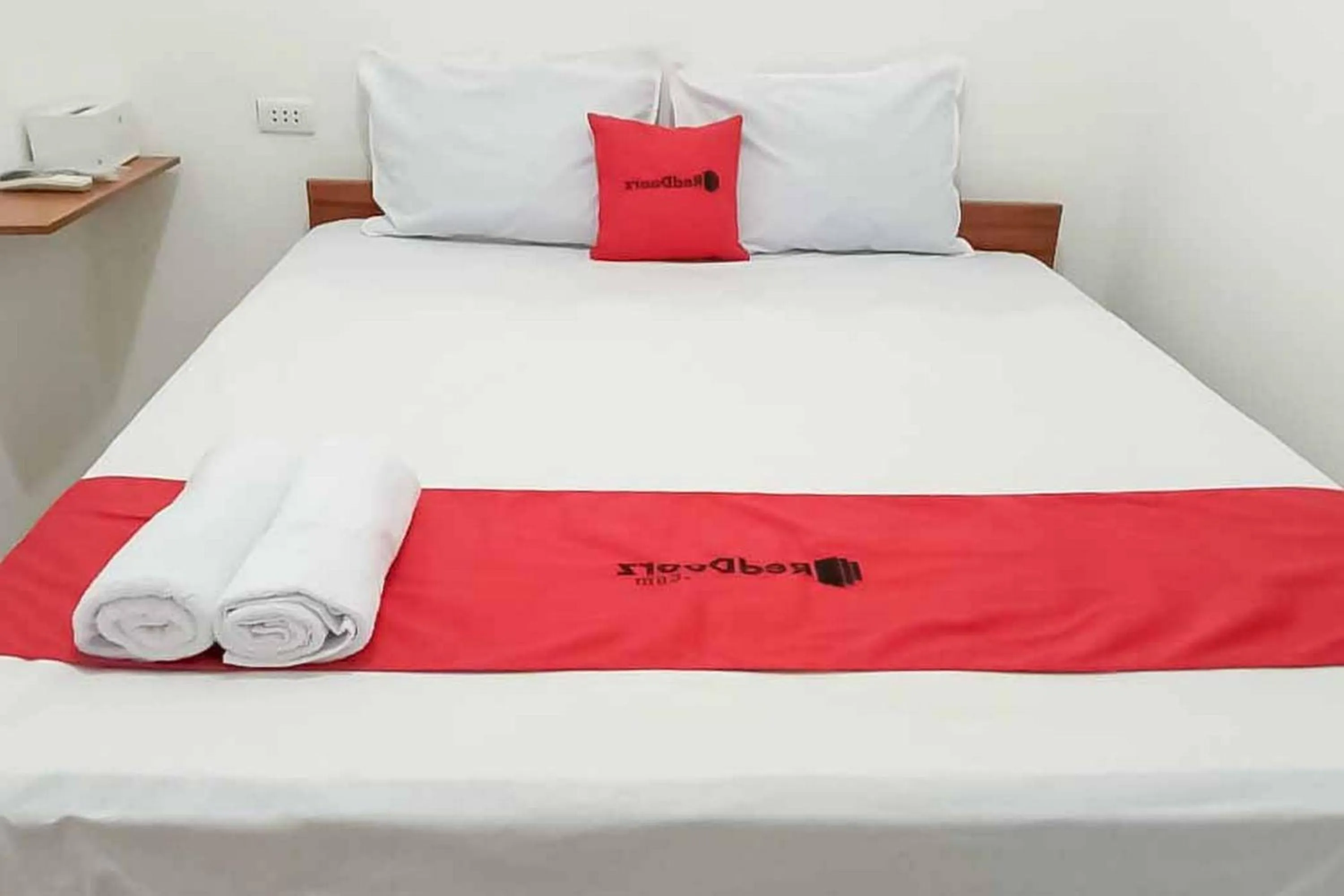 Bed in RedDoorz Plus near Universitas Saburai Lampung