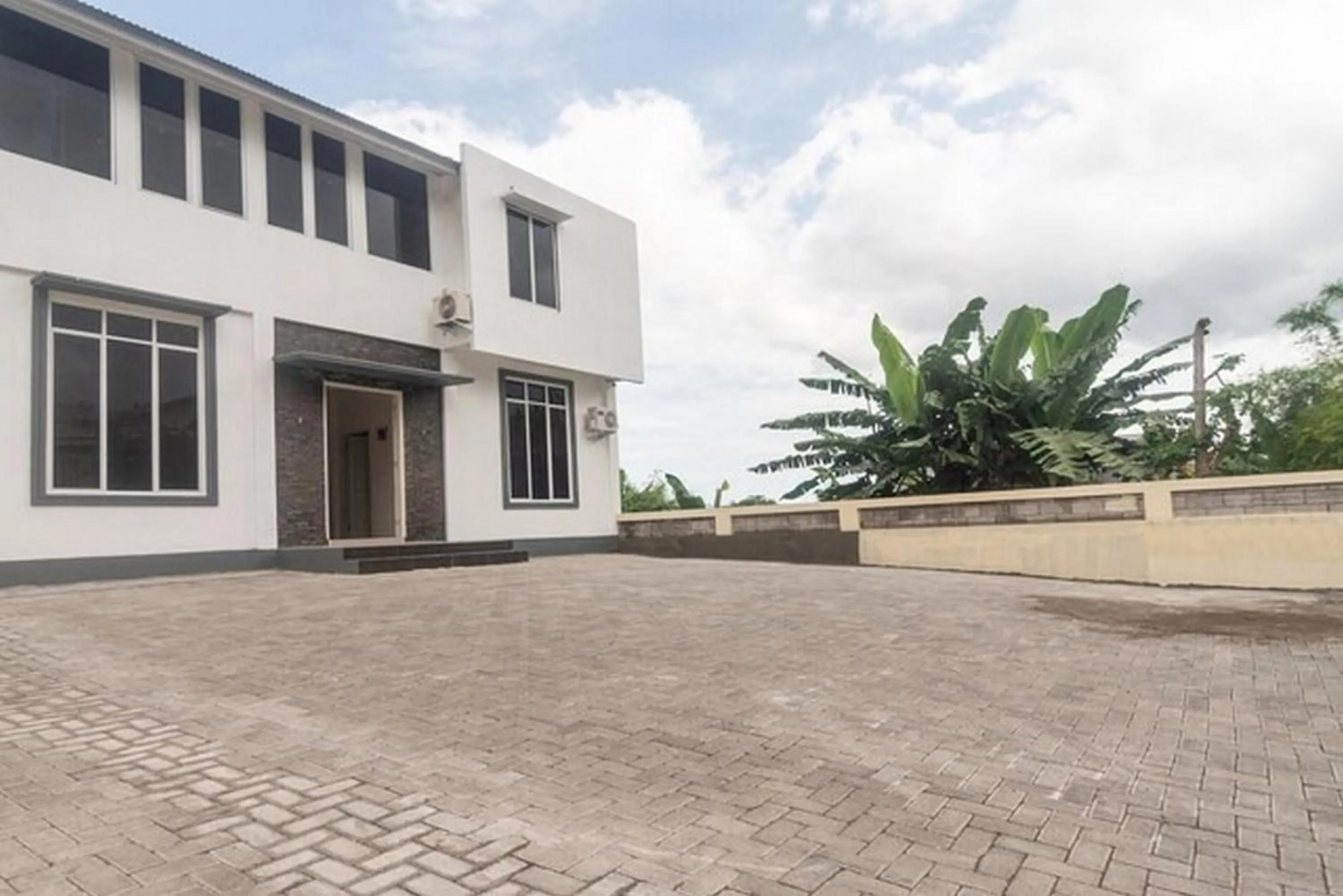 RedDoorz @ Wanea Area Manado