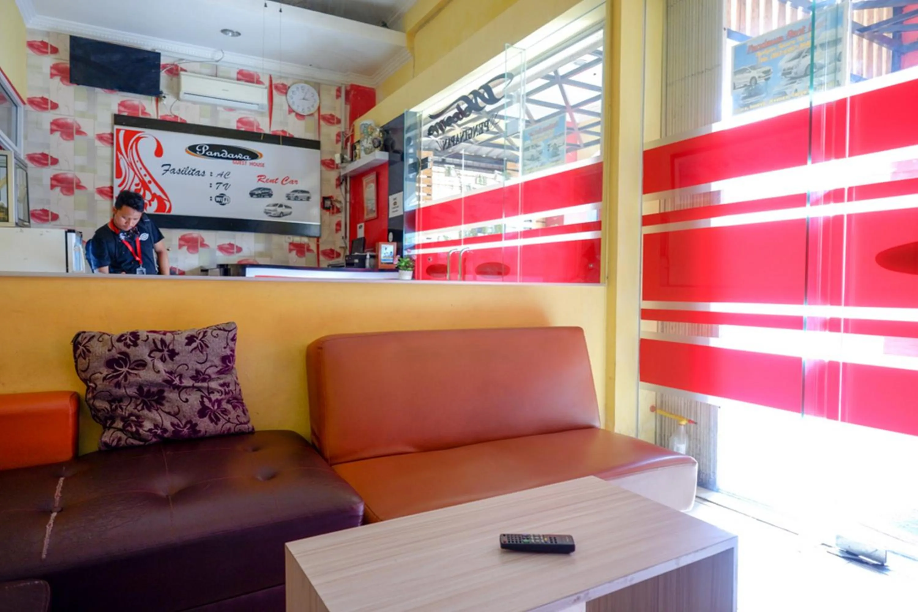 Property building in Pandawa Guest House At Ngaliyan Square Mitra RedDoorz