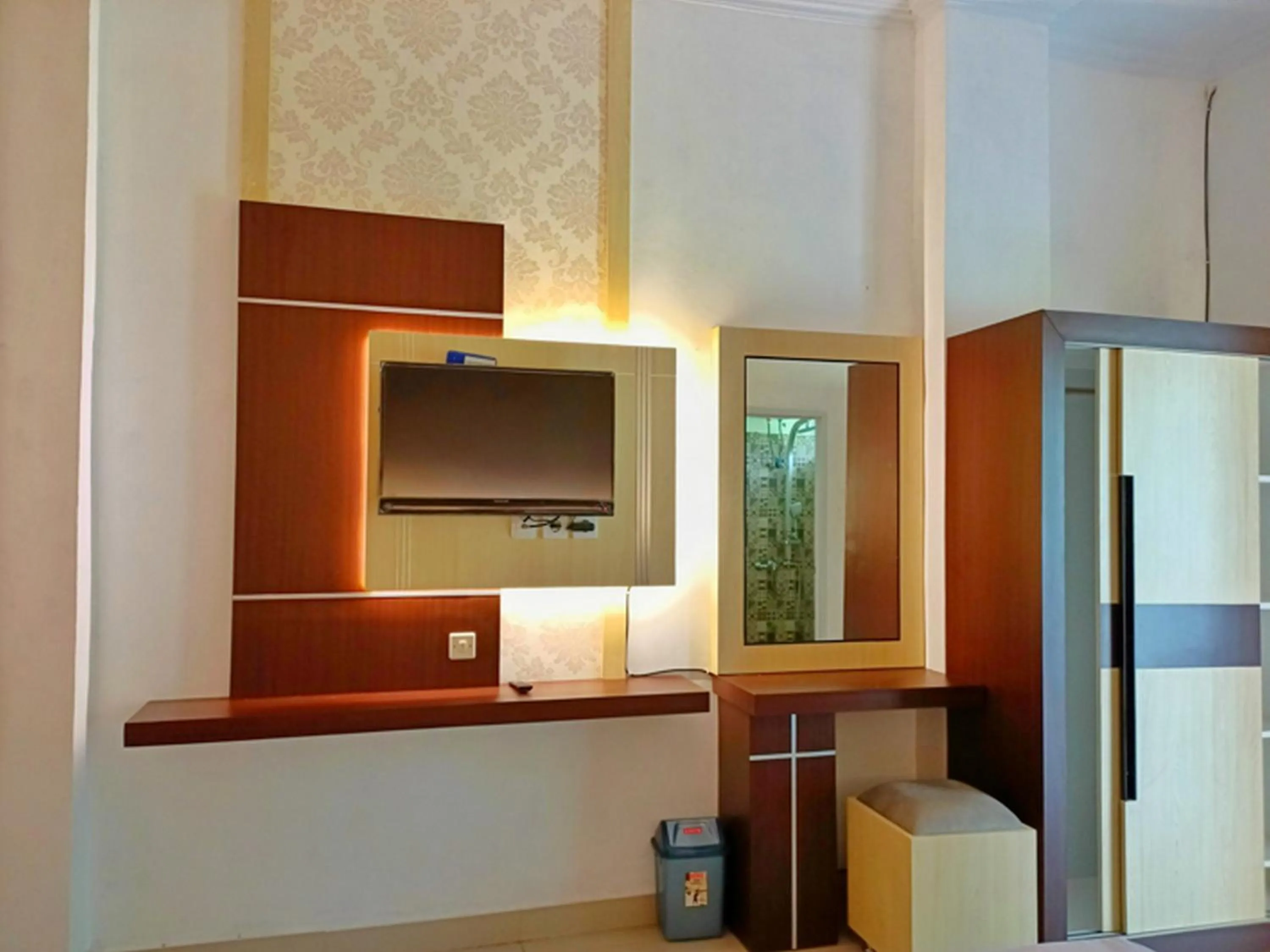 Property building in RedDoorz At Artomoro Guest House